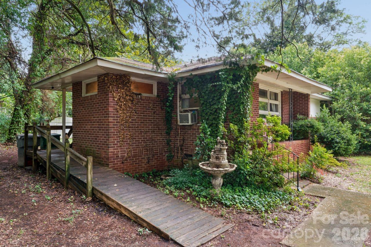 139 Southwold Drive Property Photo 32