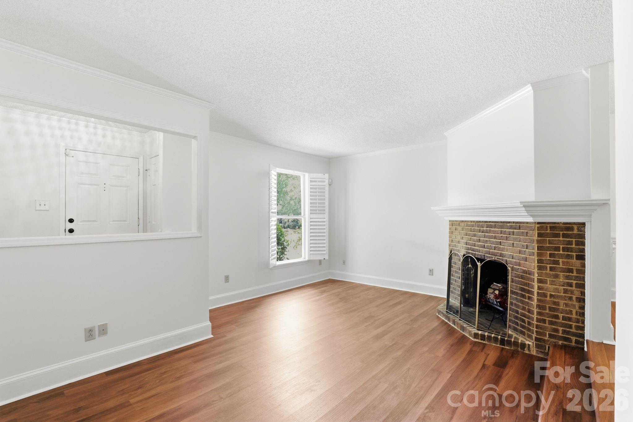 2500 Round Table Road E Property Photo 3
