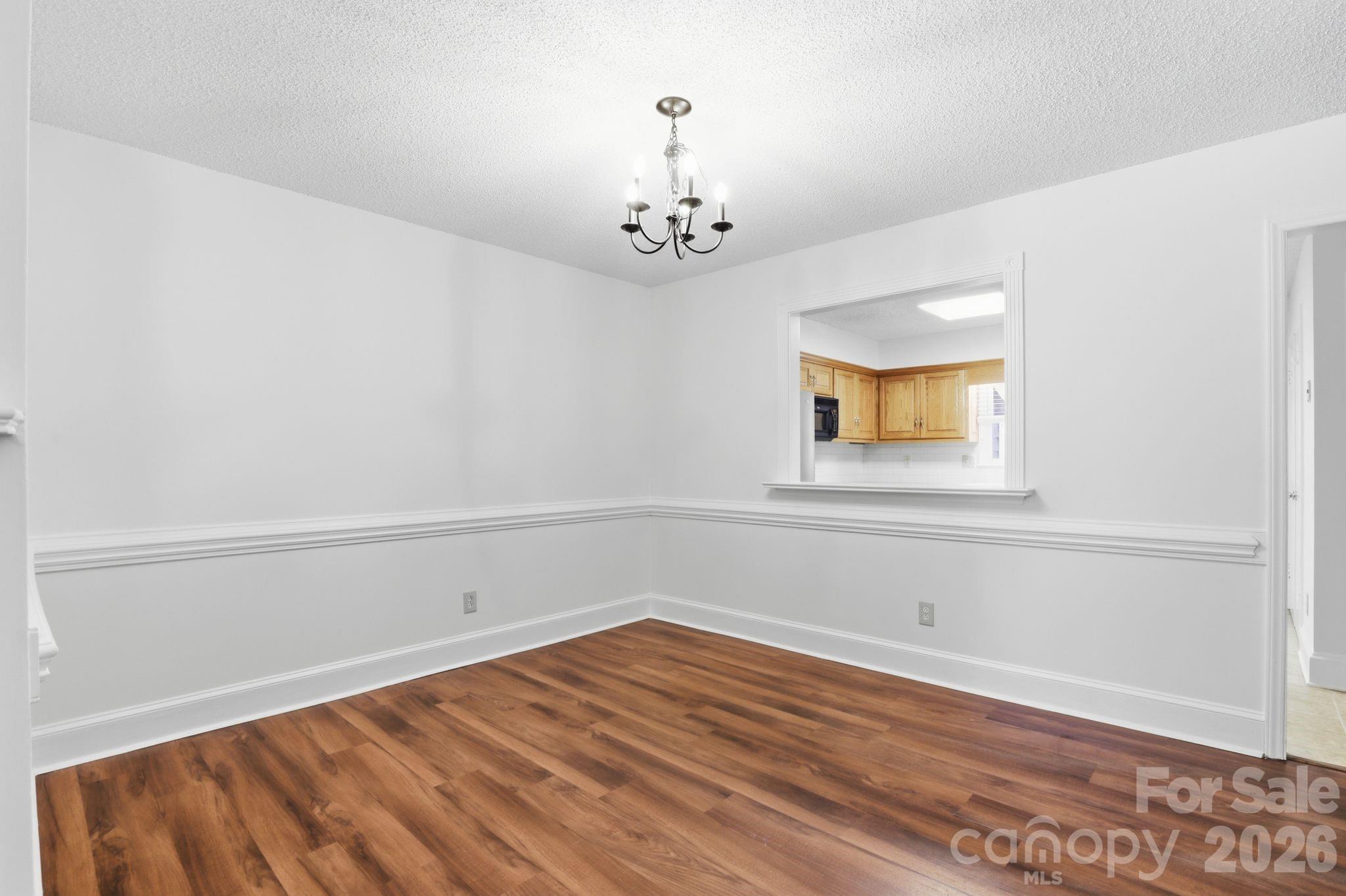 2500 Round Table Road E Property Photo 6