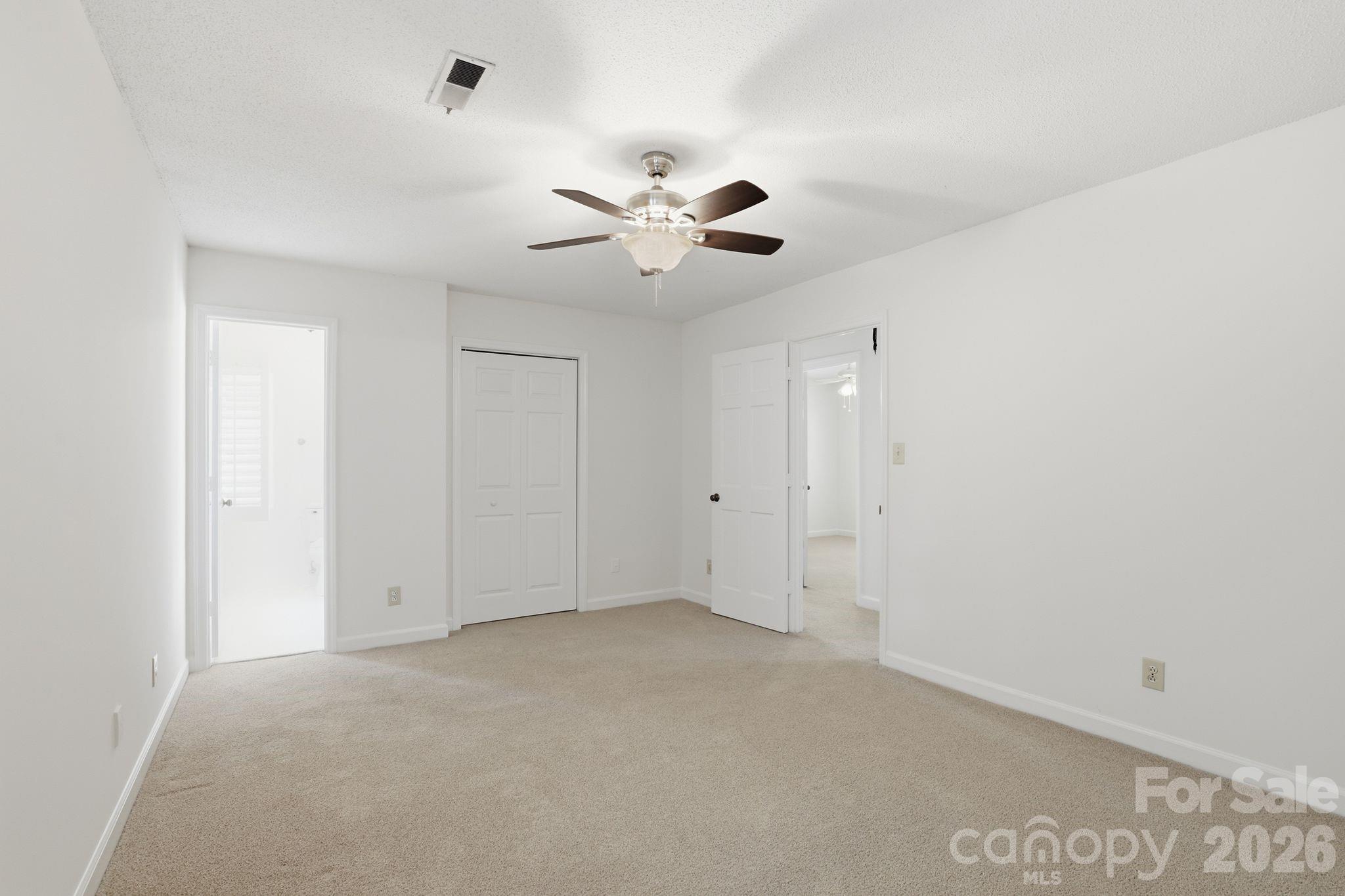 2500 Round Table Road E Property Photo 17