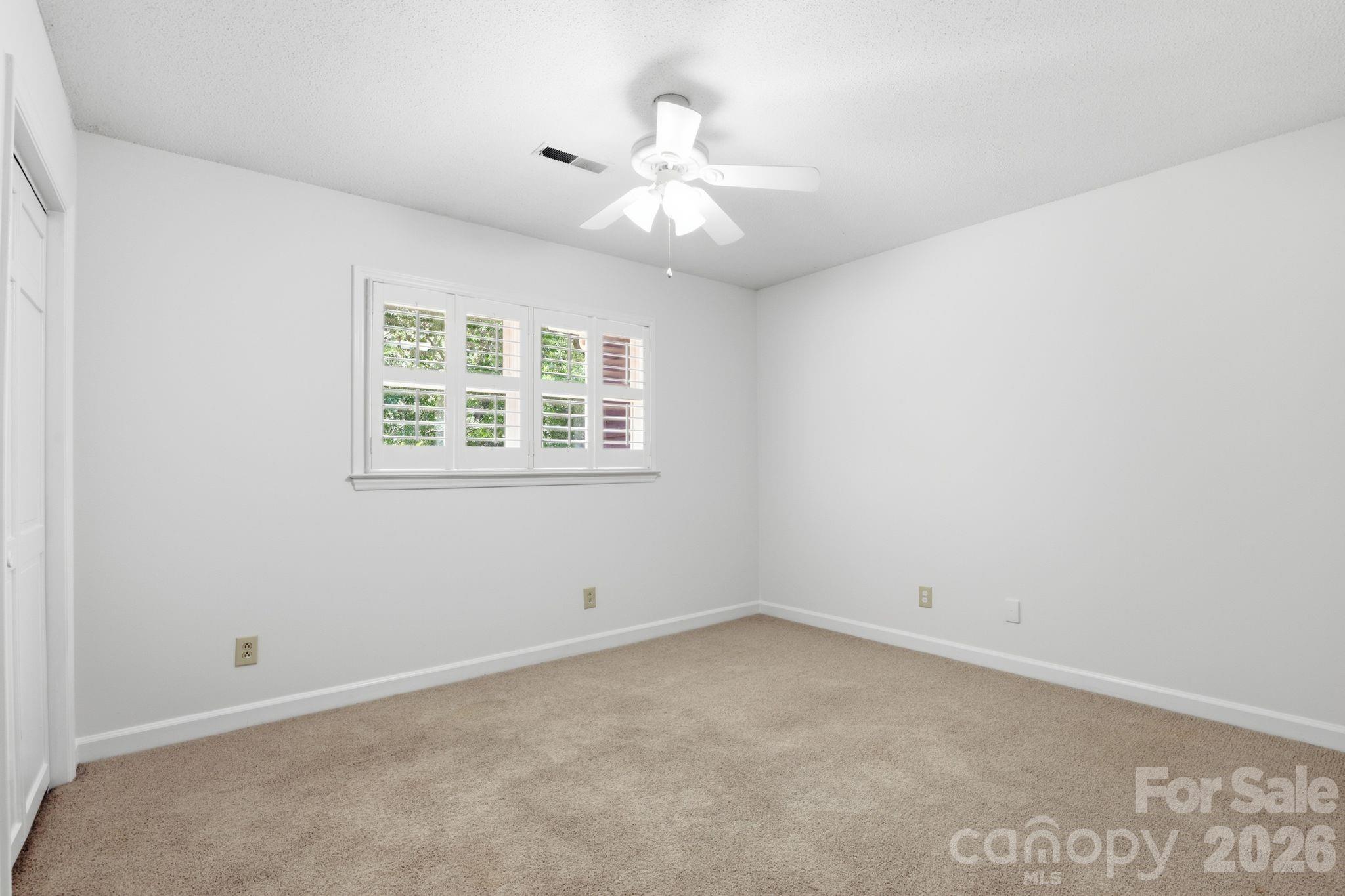 2500 Round Table Road E Property Photo 23