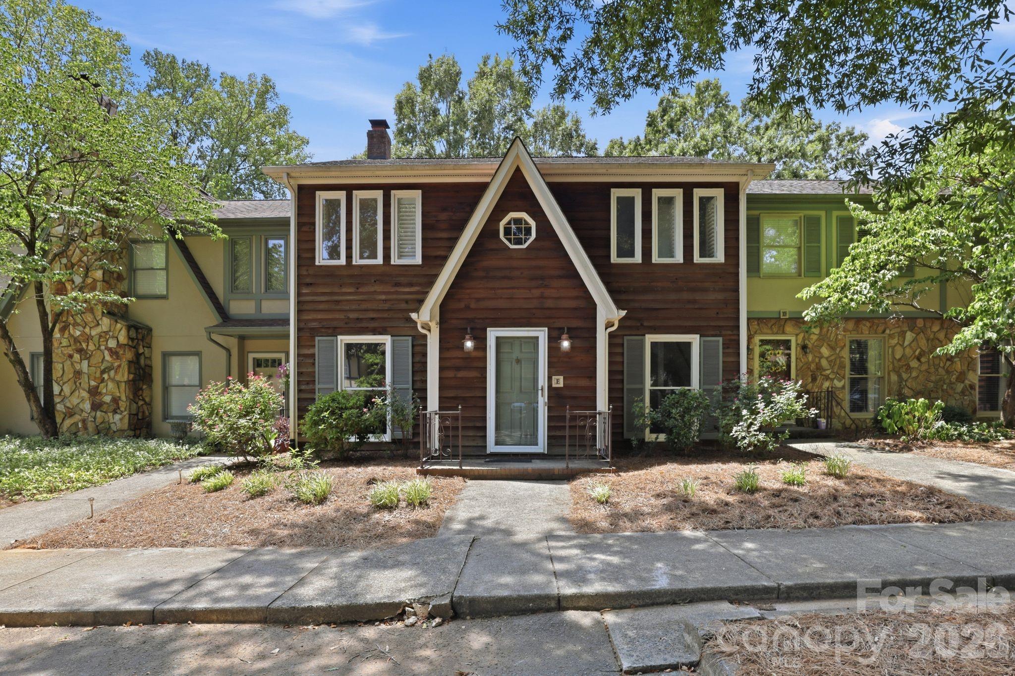 2500 Round Table Road E Property Photo 24
