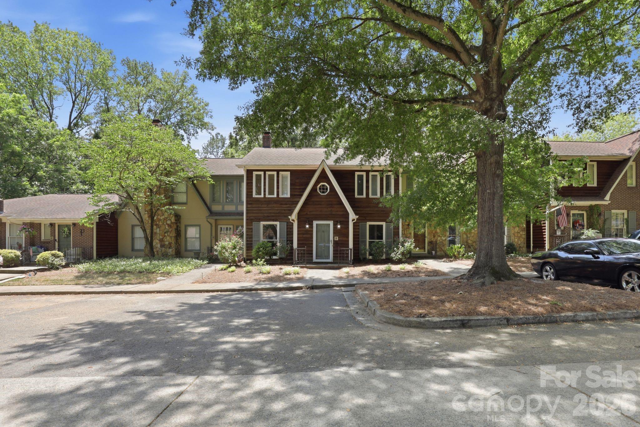 2500 Round Table Road E Property Photo 25