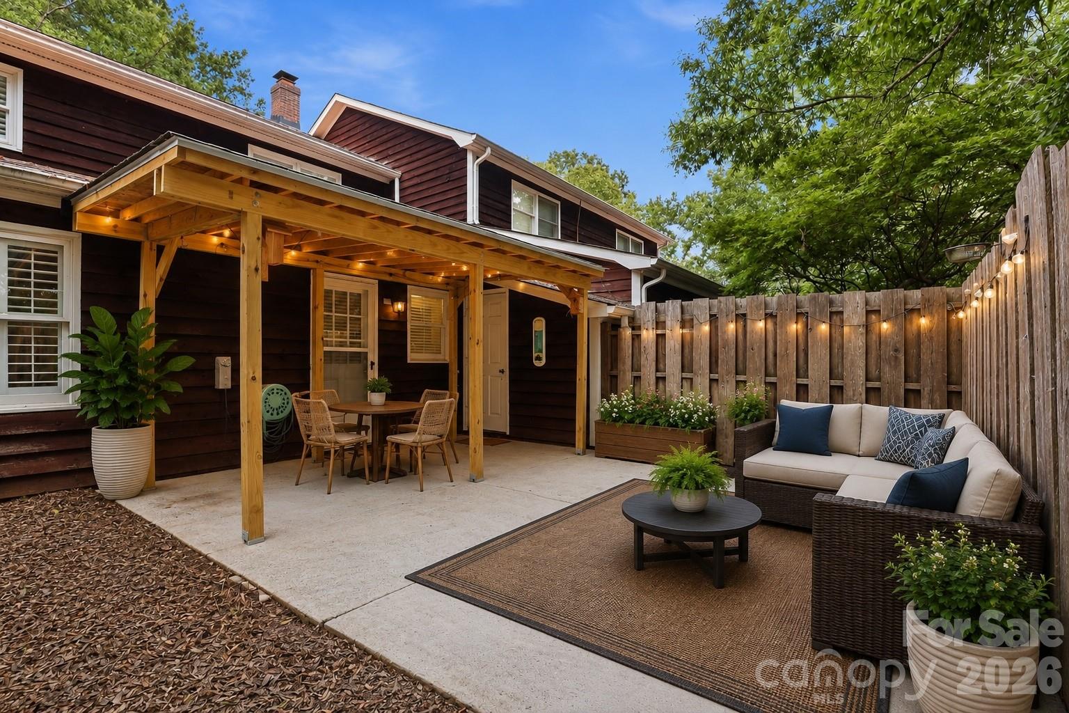 2500 Round Table Road E Property Photo 26