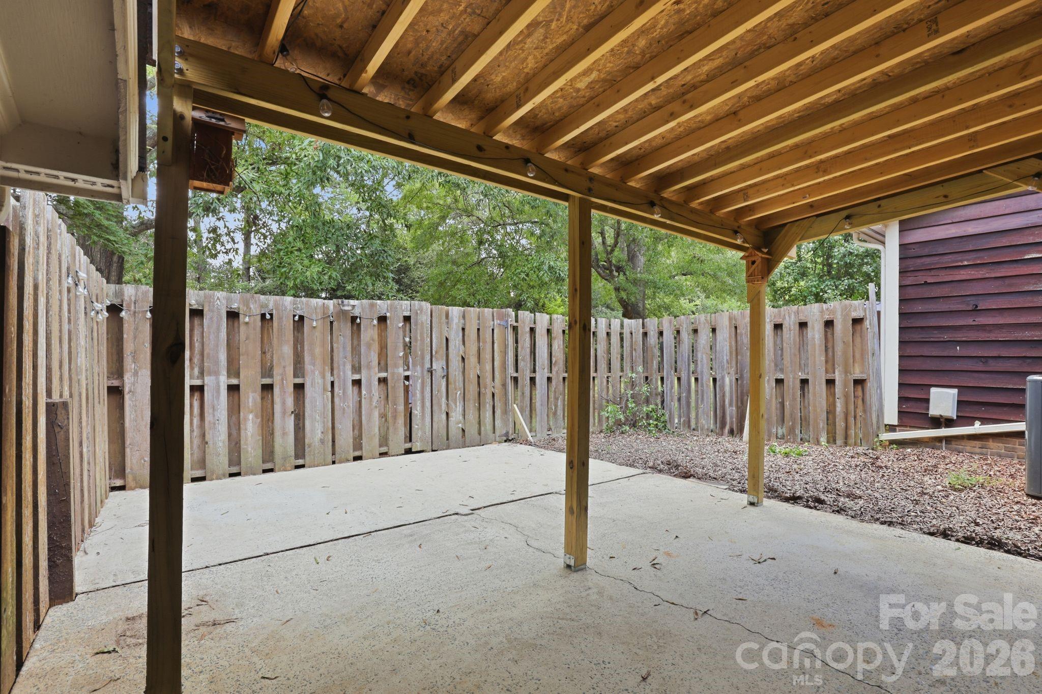 2500 Round Table Road E Property Photo 28
