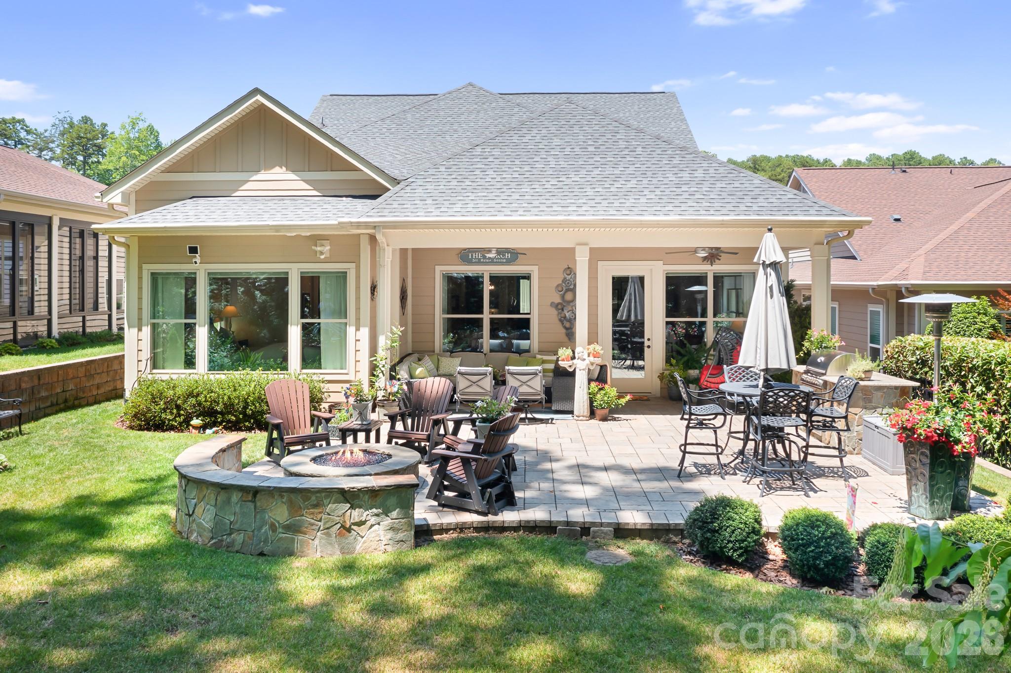 7142 Hanging Rock Court Property Photo 1