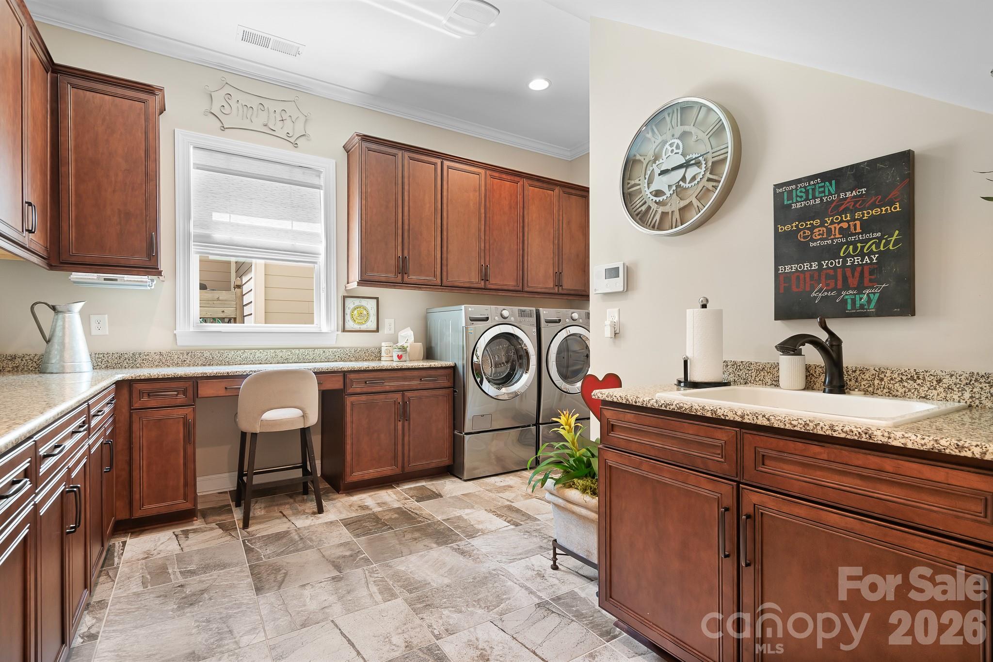 7142 Hanging Rock Court Property Photo 23