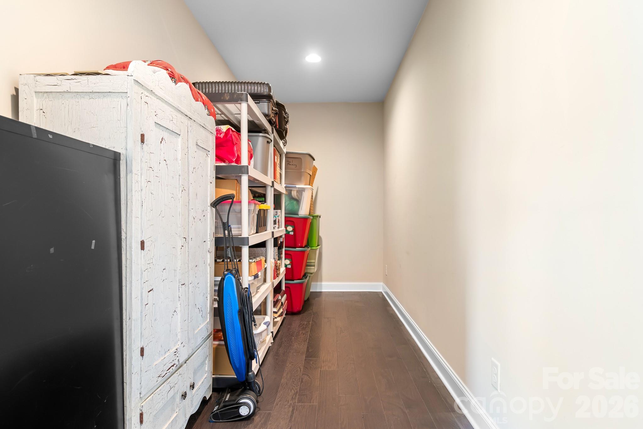 7142 Hanging Rock Court Property Photo 29