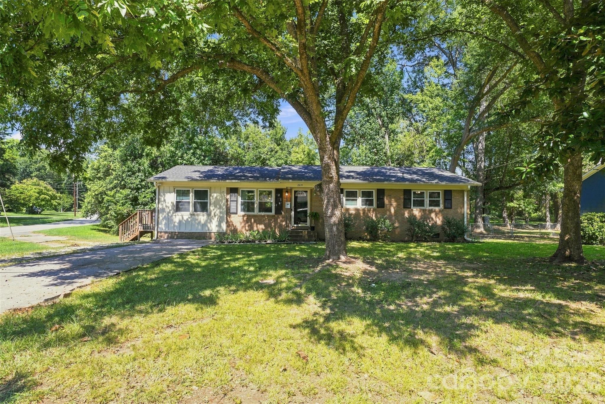 209 Azalea Road Property Photo 1
