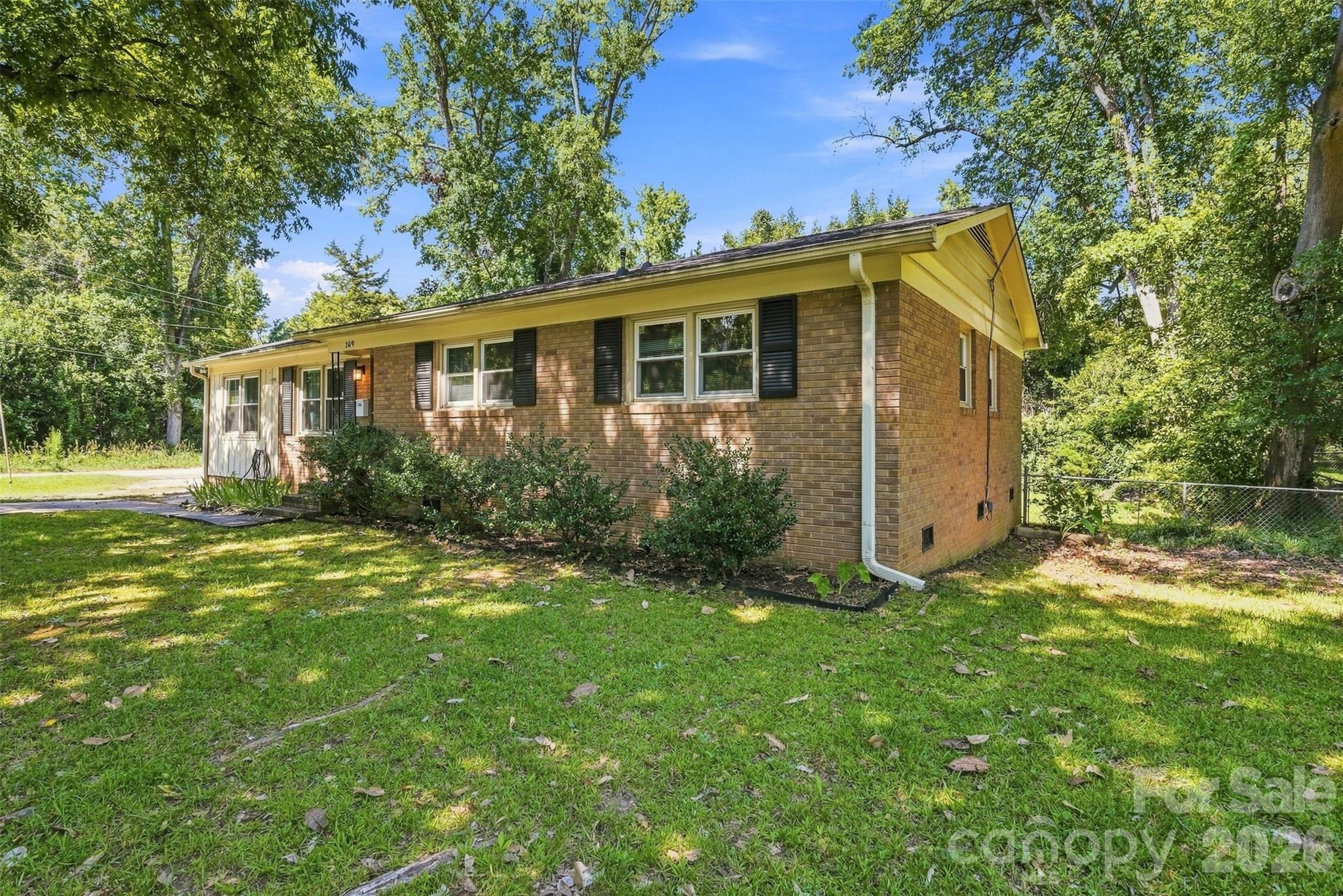 209 Azalea Road Property Photo 4