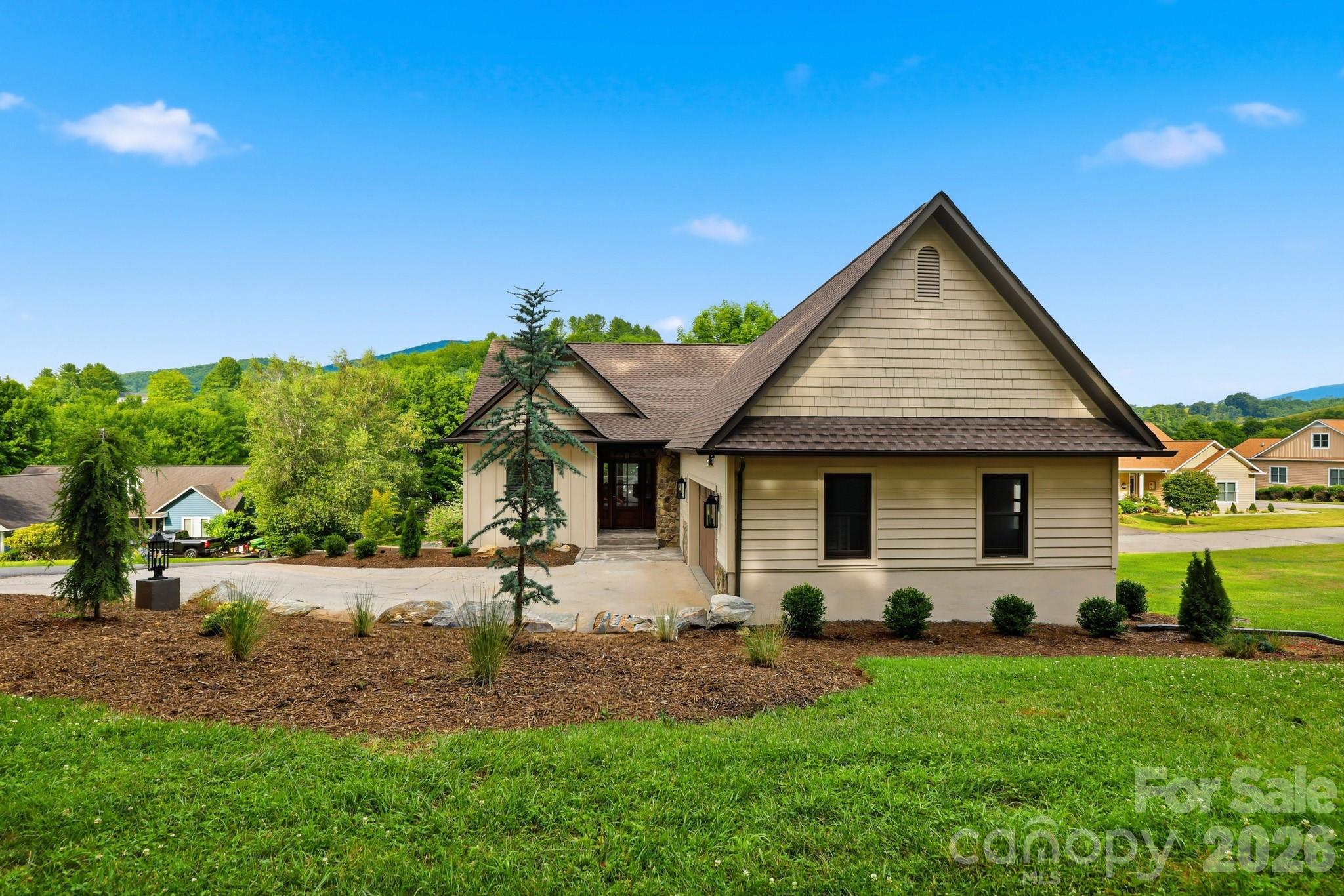 643 W Landing Drive Property Photo 2