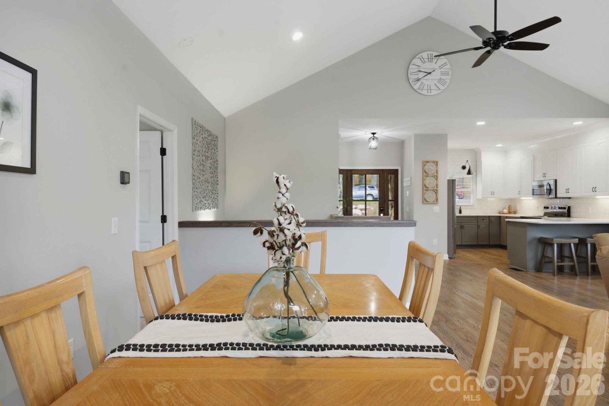 643 W Landing Drive Property Photo 27