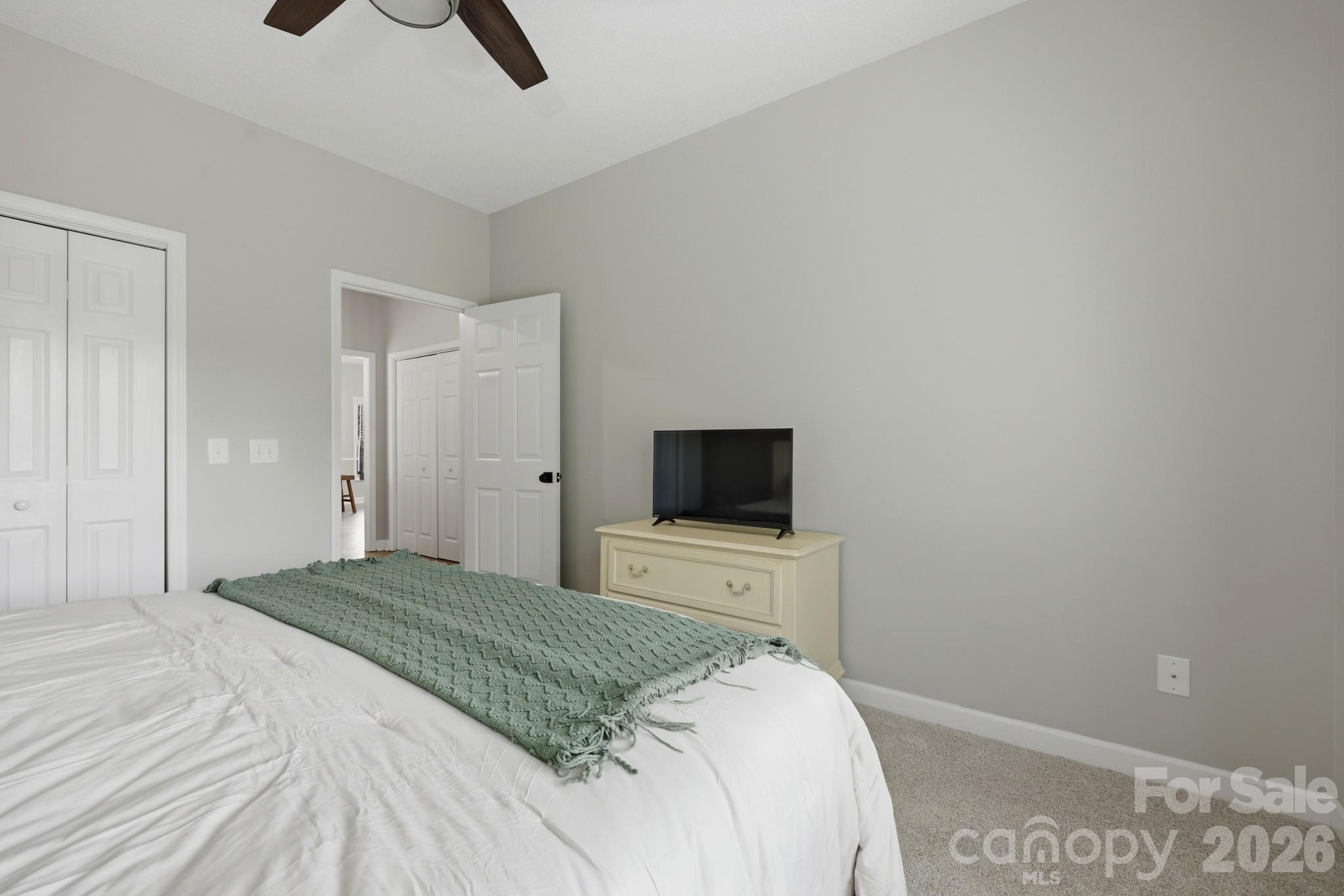 643 W Landing Drive Property Photo 29