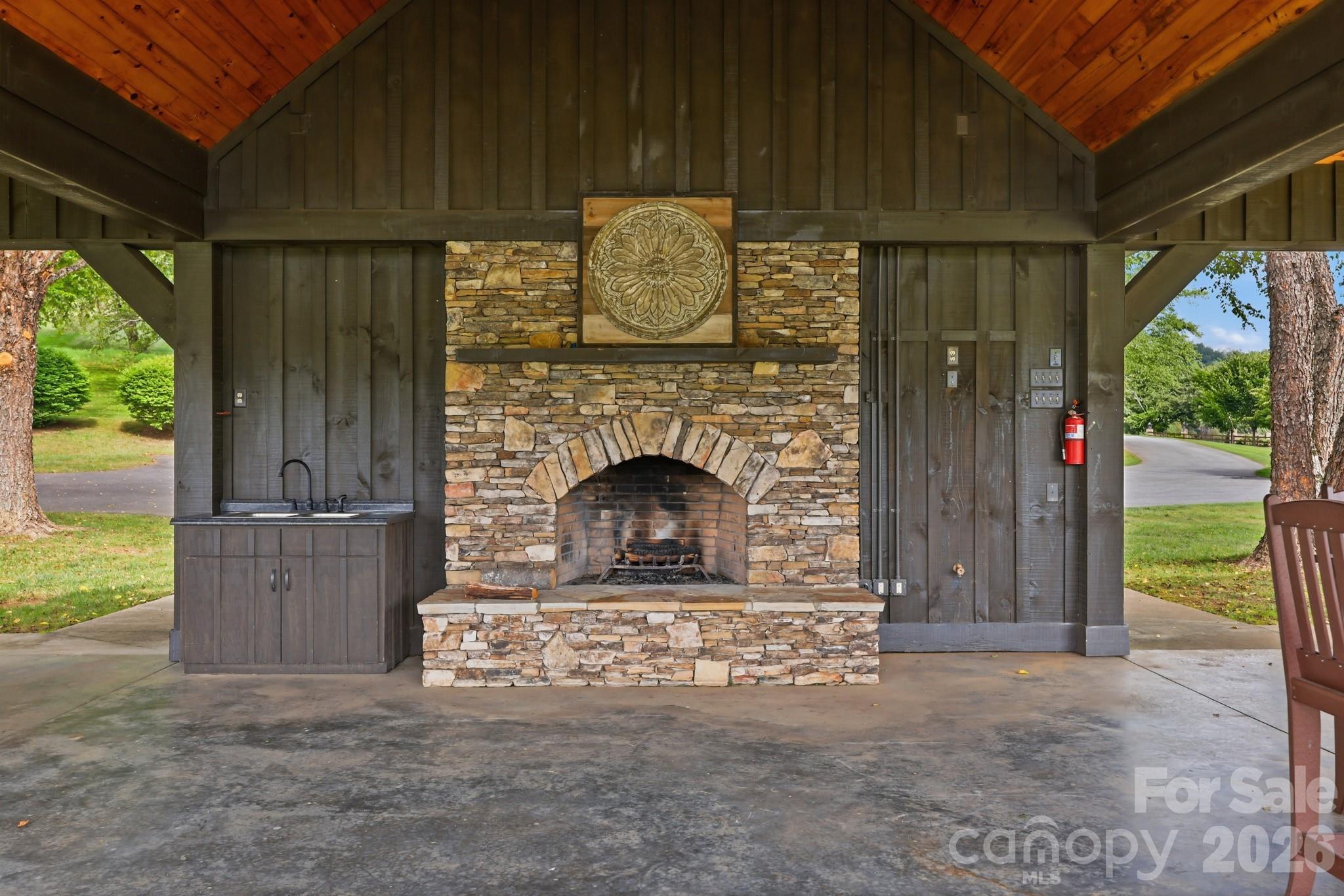 643 W Landing Drive Property Photo 44