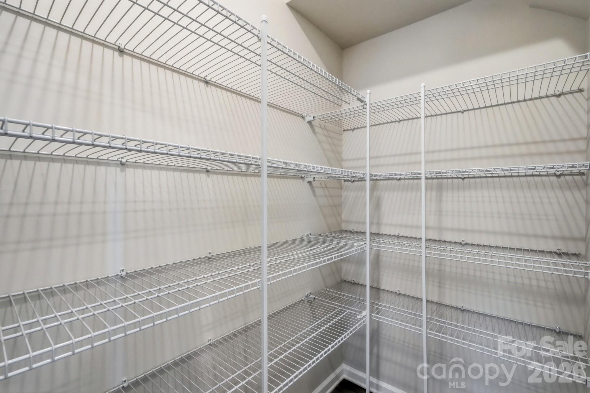 3201 Meadow Knoll Drive Property Photo 3