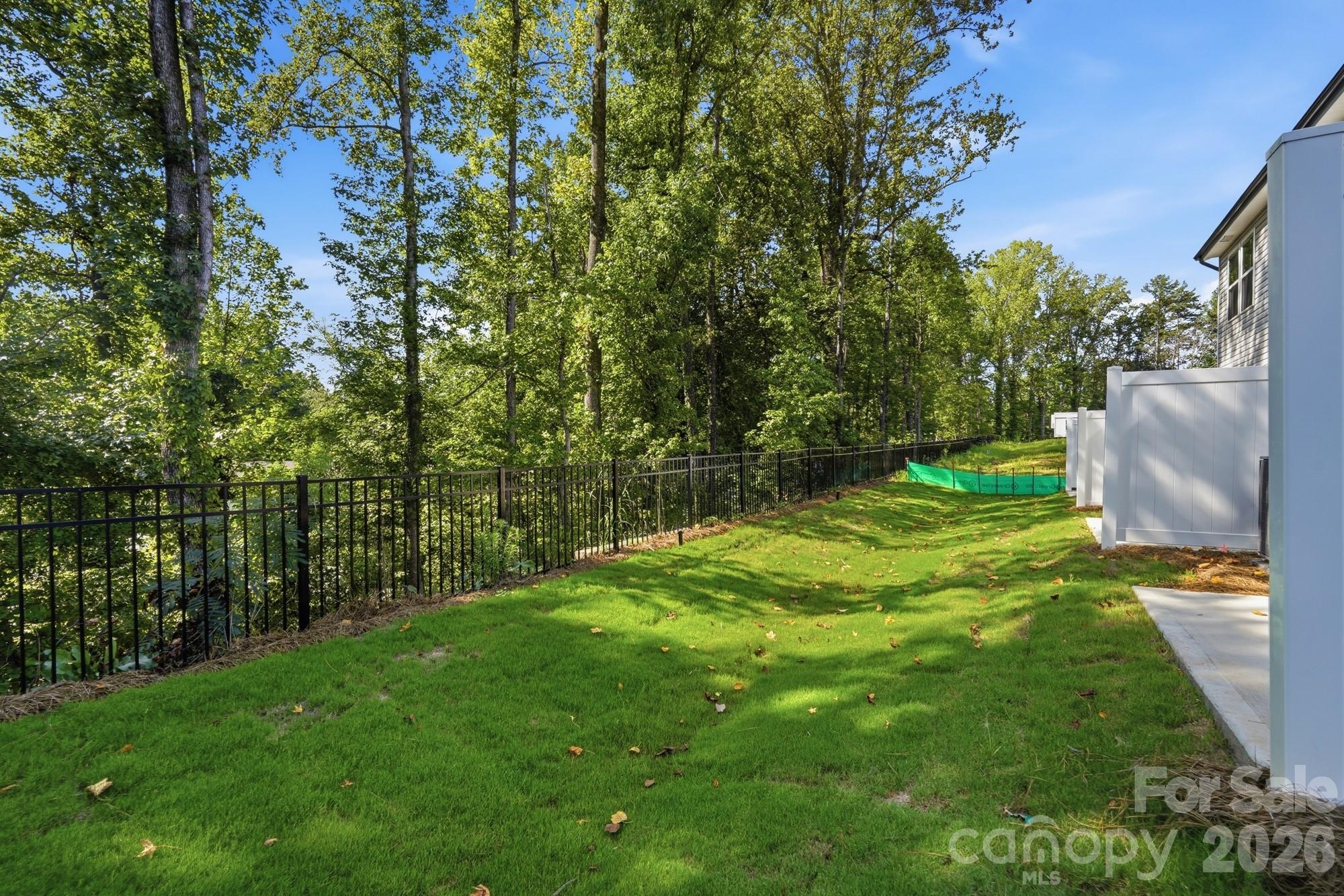 3201 Meadow Knoll Drive Property Photo 8