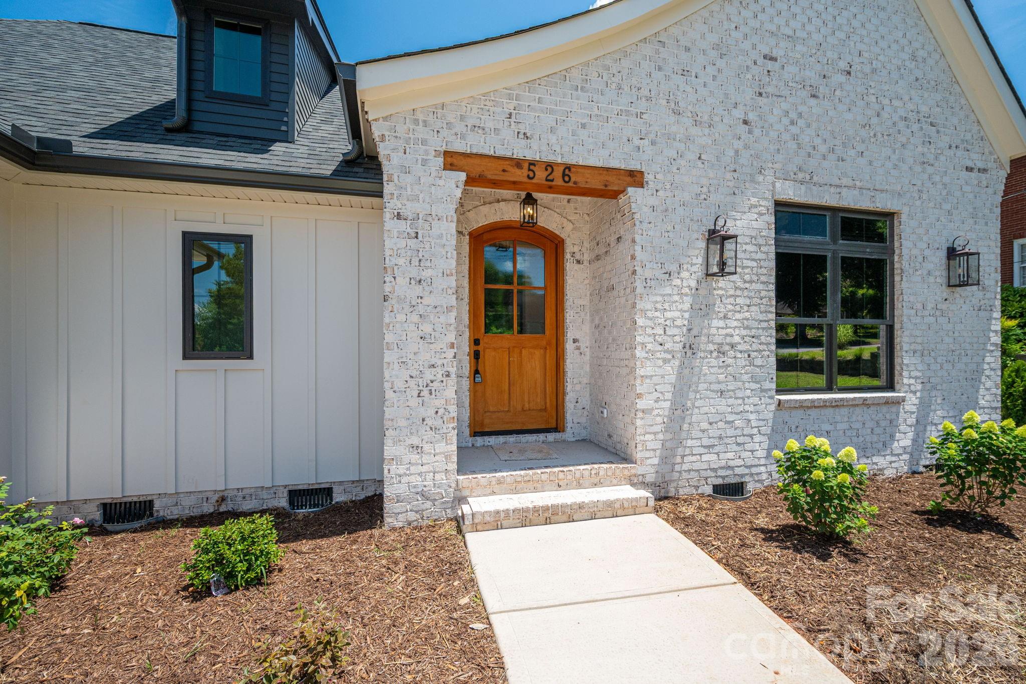526 N Aspen Street Property Photo 7