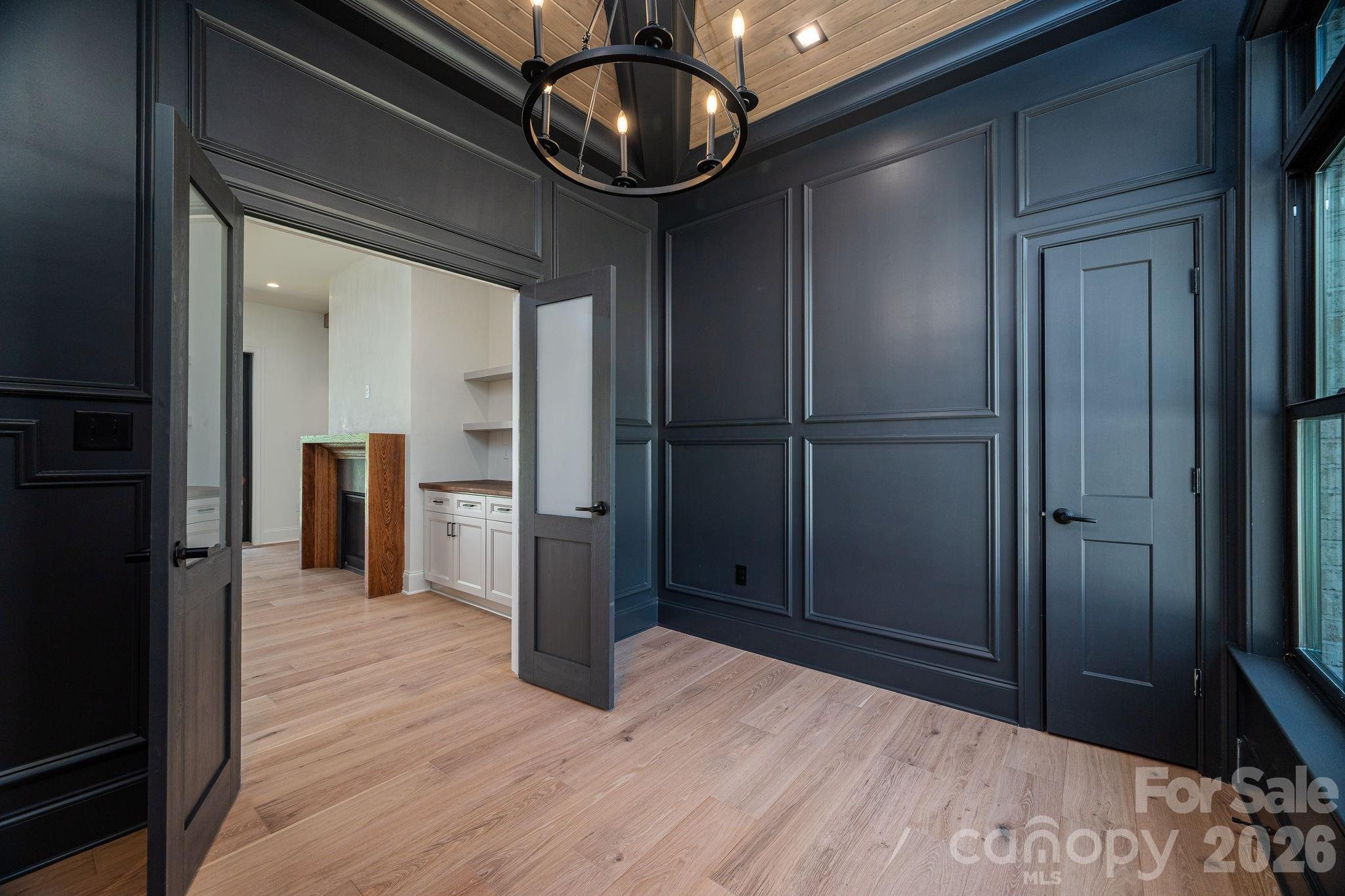 526 N Aspen Street Property Photo 11