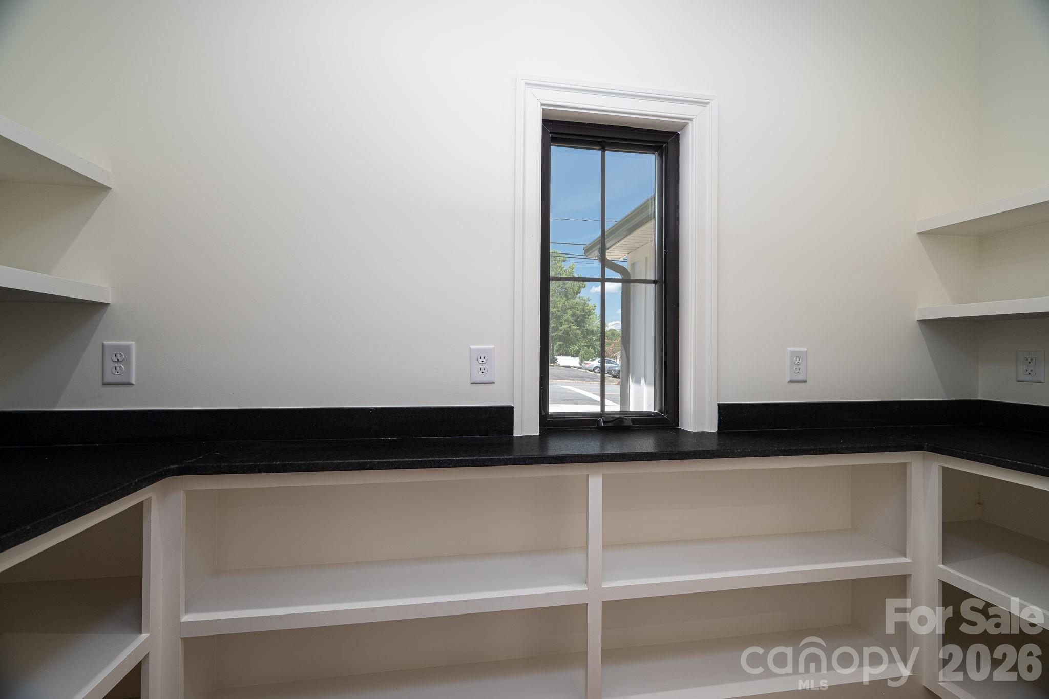 526 N Aspen Street Property Photo 18