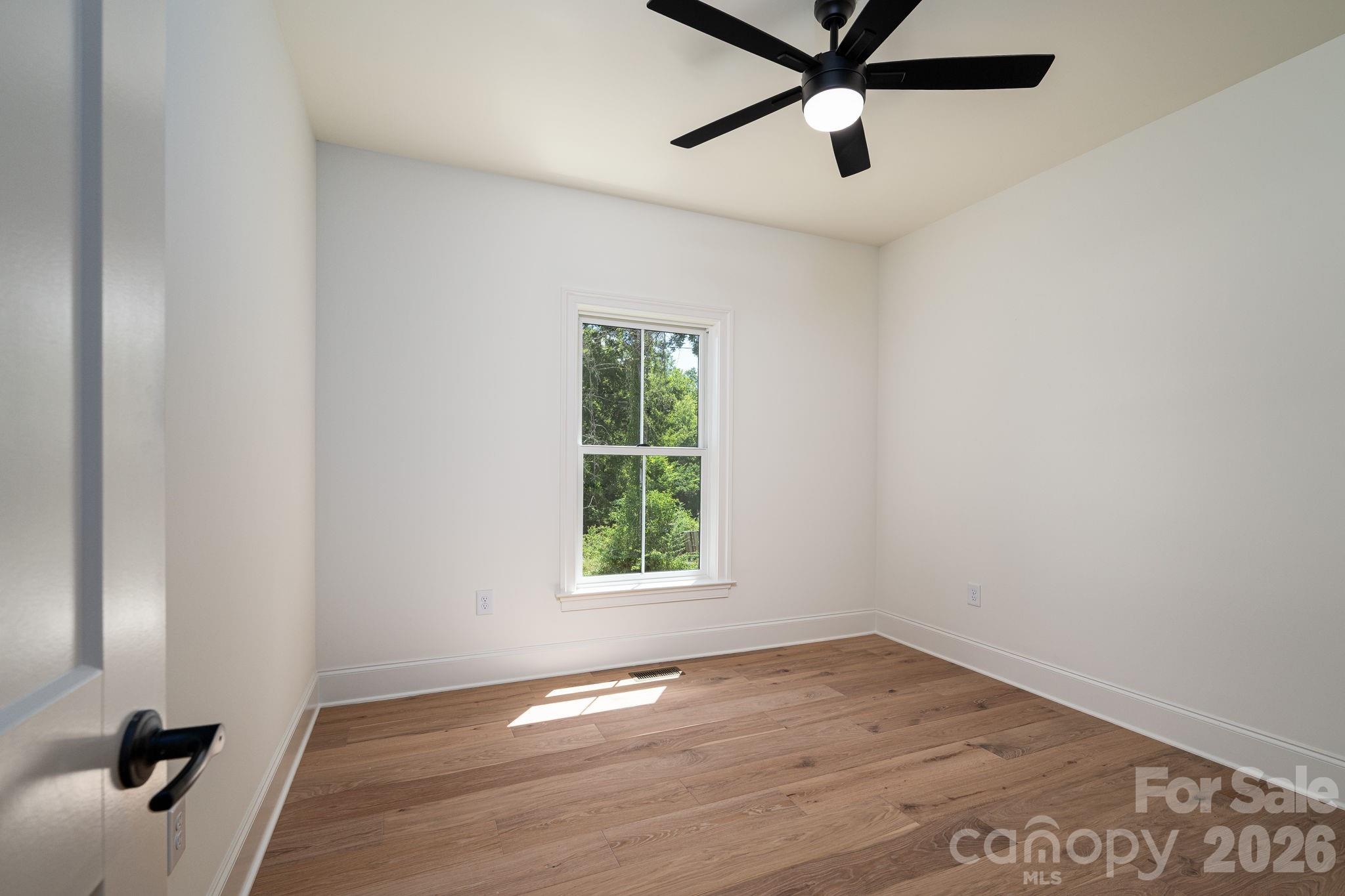526 N Aspen Street Property Photo 31