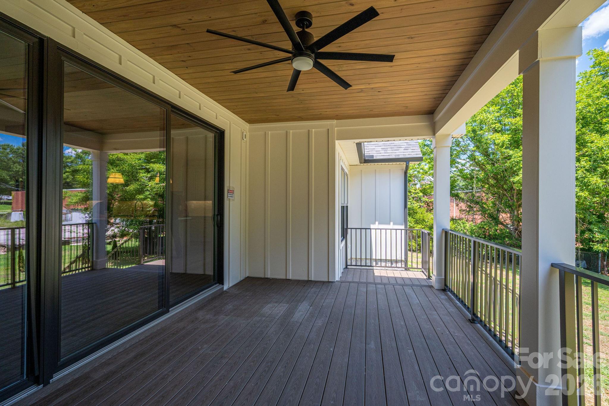 526 N Aspen Street Property Photo 38
