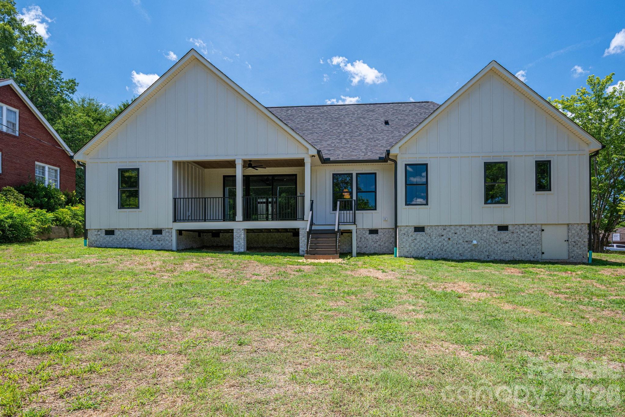 526 N Aspen Street Property Photo 43