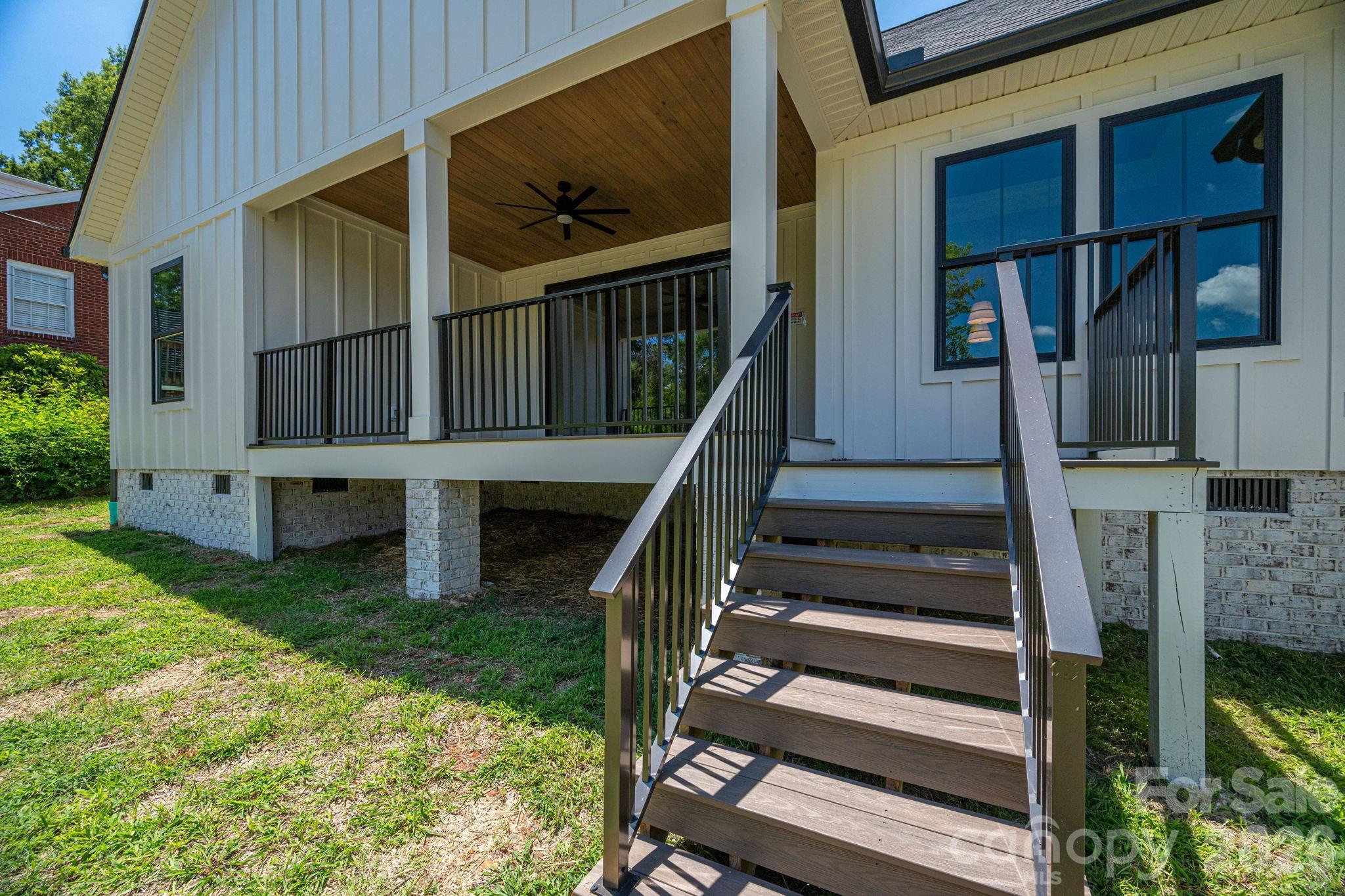 526 N Aspen Street Property Photo 44