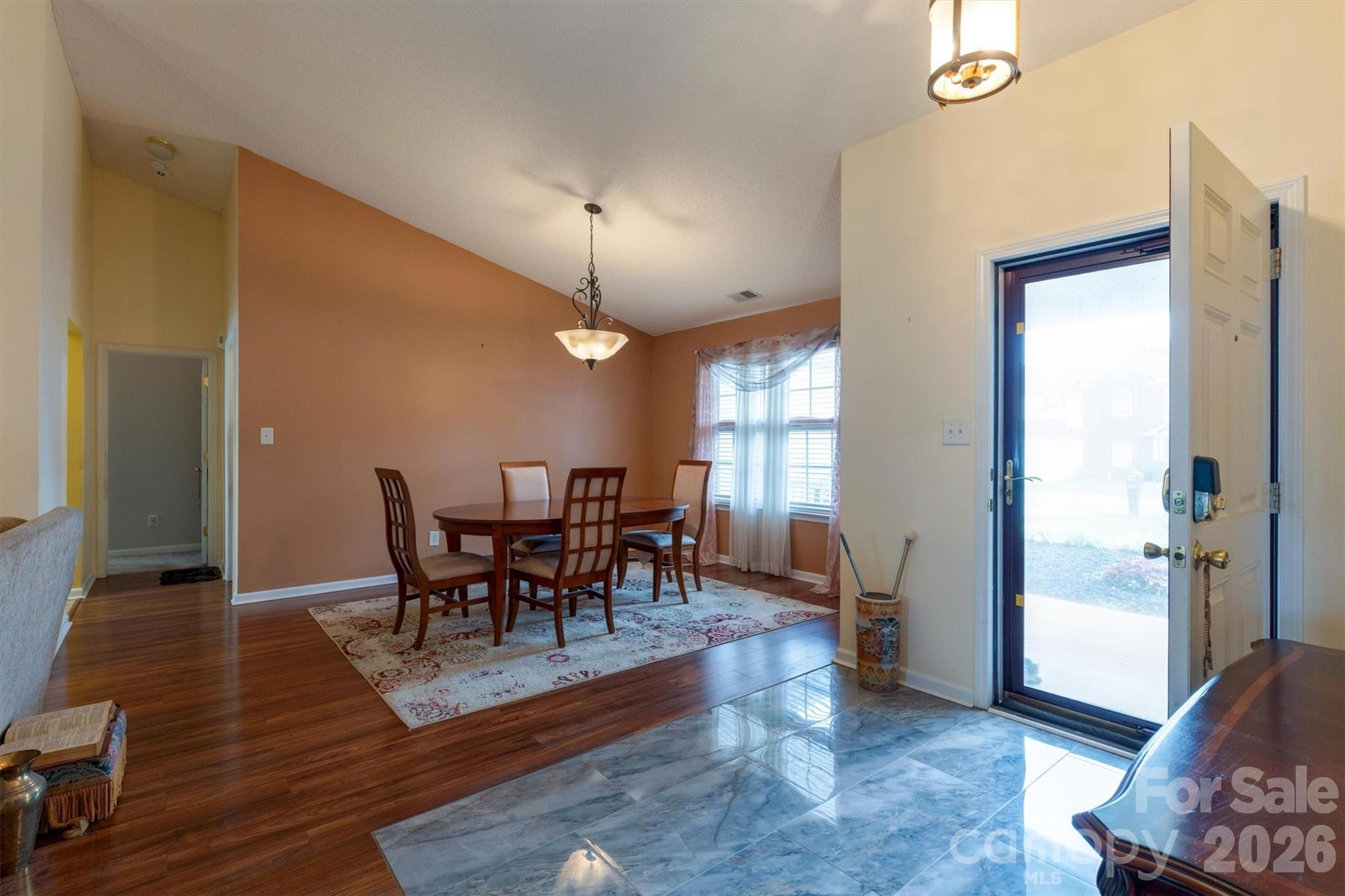 9704 Aventide Lane Property Photo 3