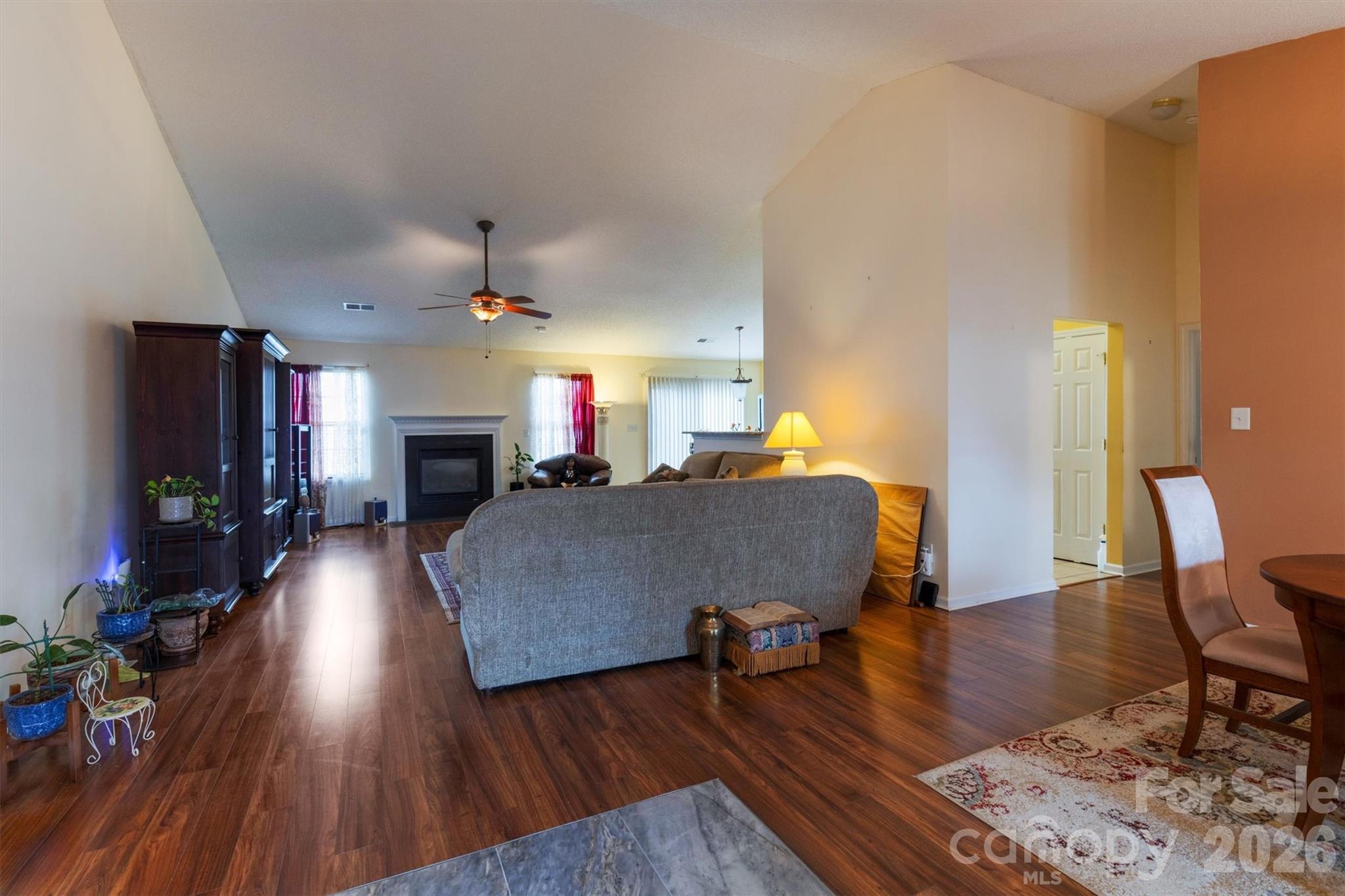 9704 Aventide Lane Property Photo 8