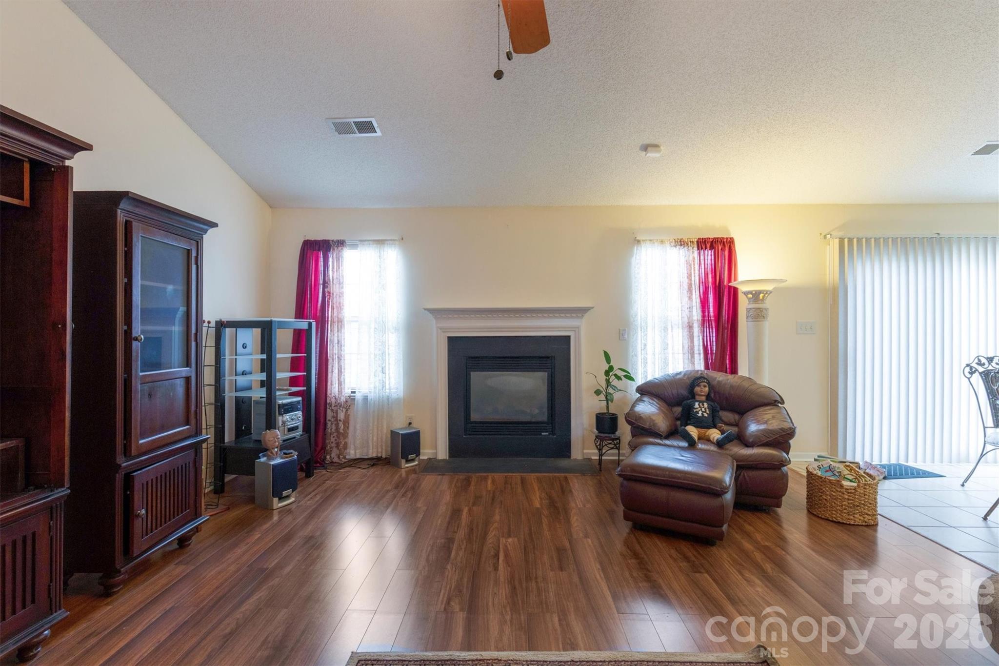 9704 Aventide Lane Property Photo 10