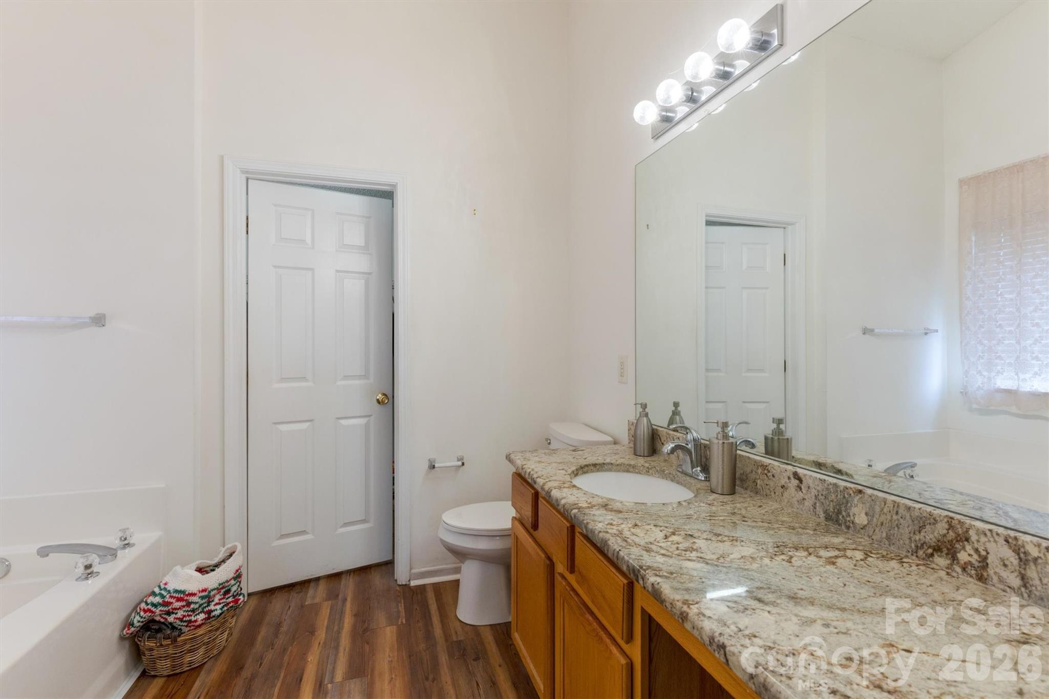 9704 Aventide Lane Property Photo 30