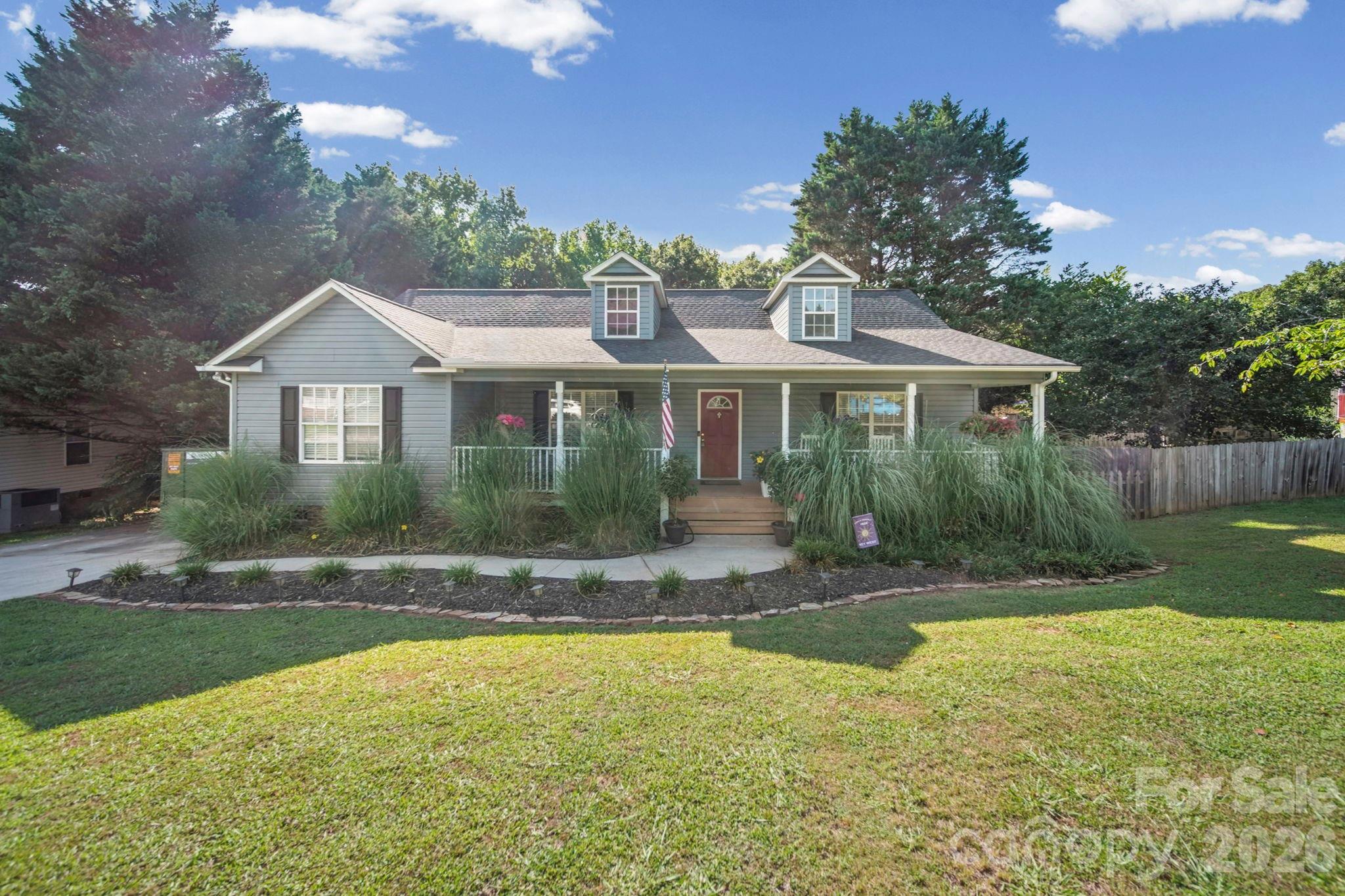 563 Menzies Drive Property Photo 1