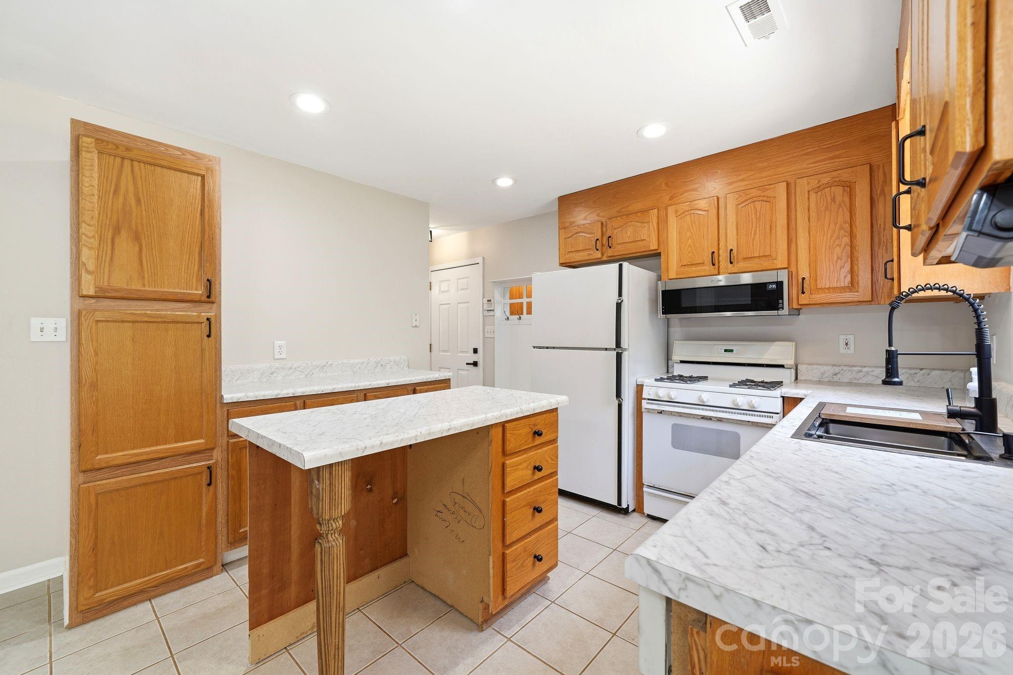5226 Rockwood Road Property Photo 14