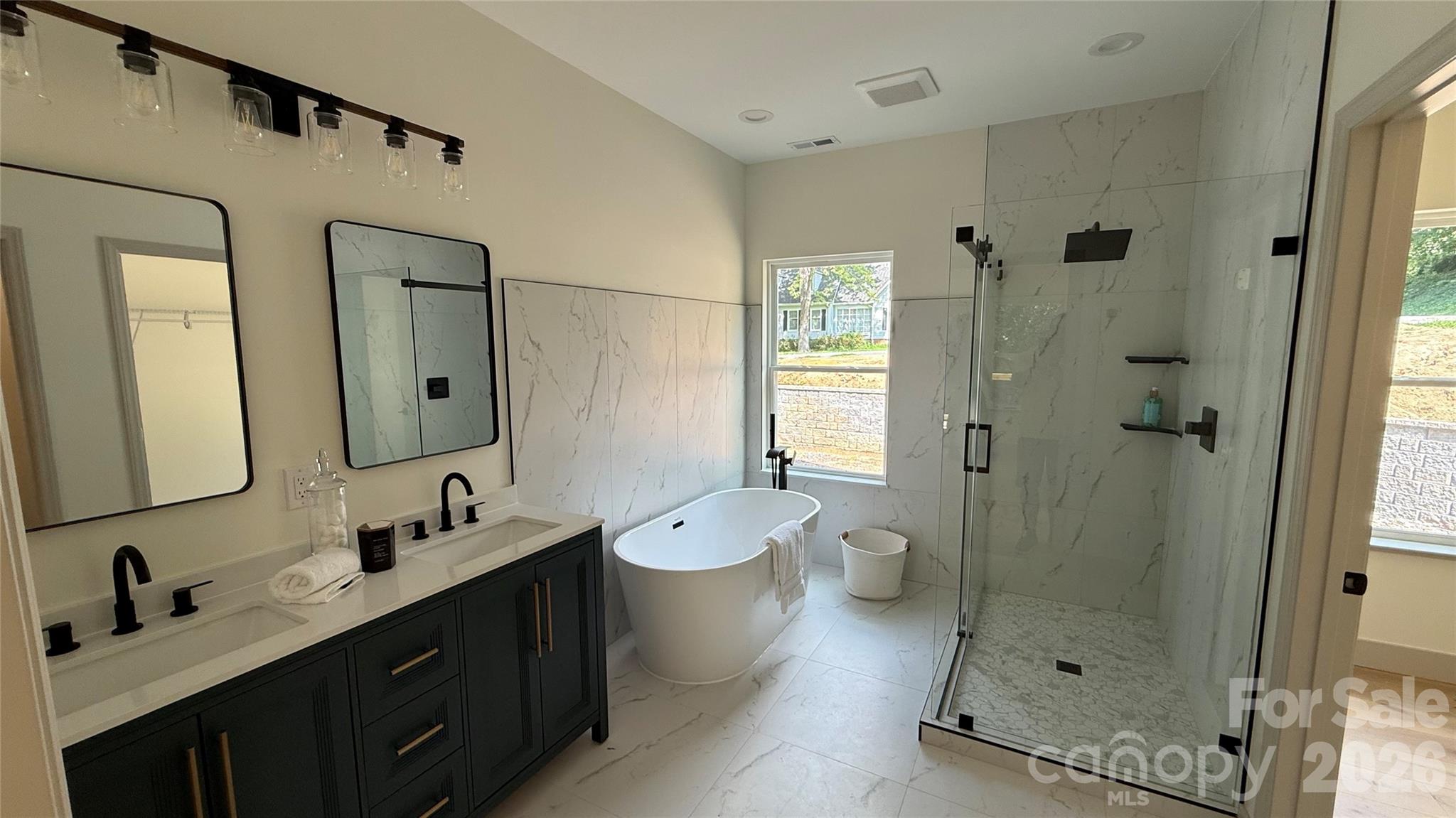 2766 Oakhurst Drive 41 Property Photo 11