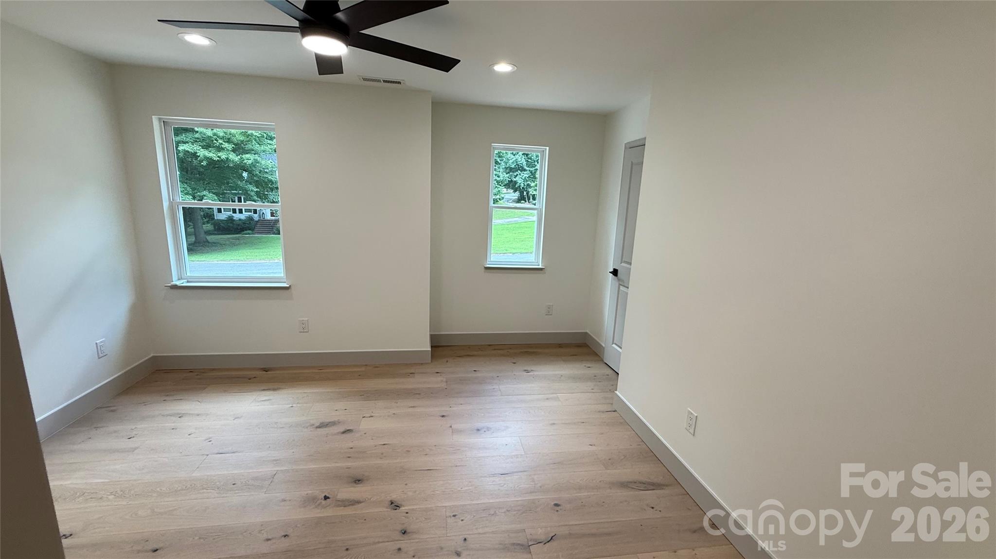 2766 Oakhurst Drive 41 Property Photo 25