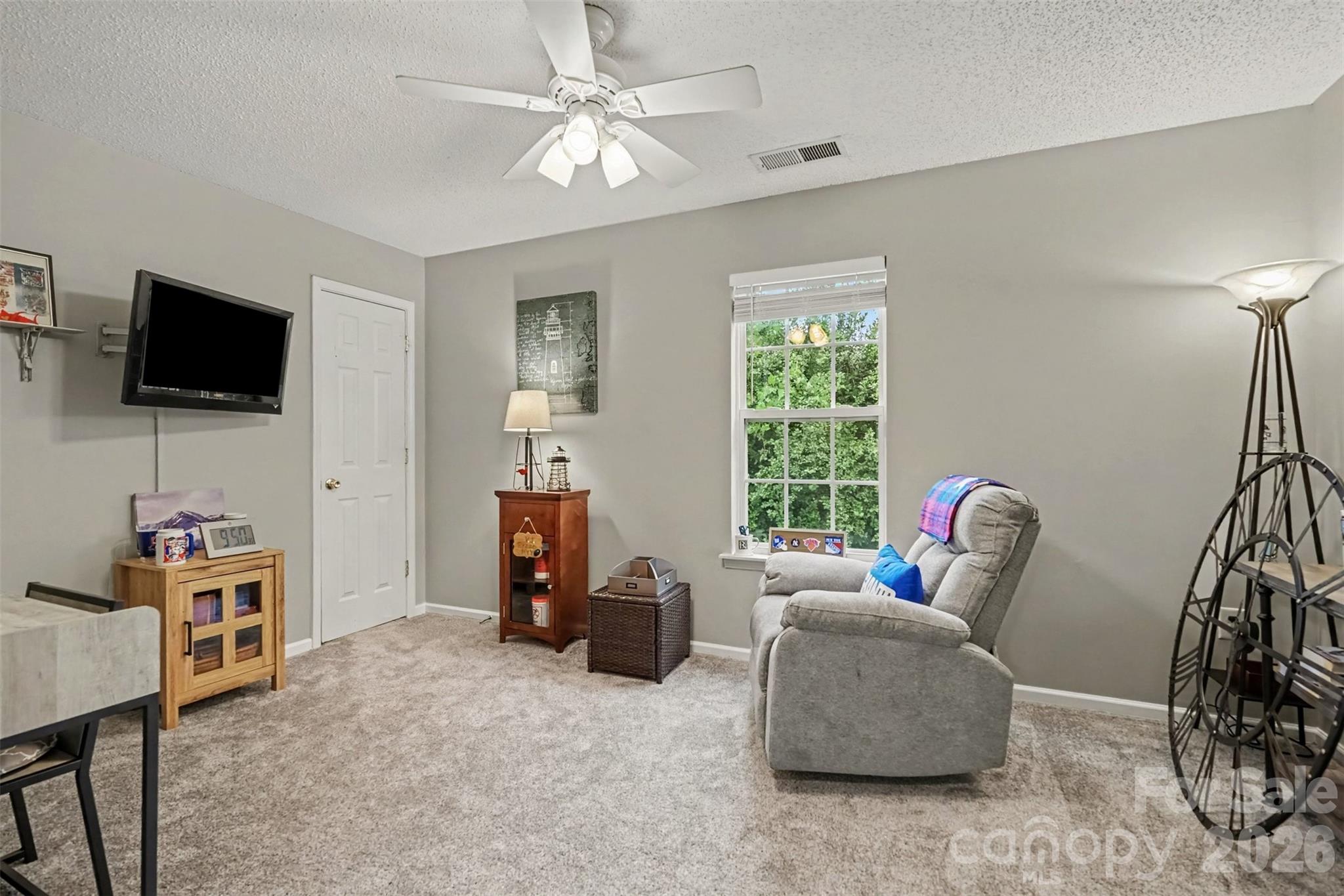 927 Sparrows Nest Lane Property Photo 18