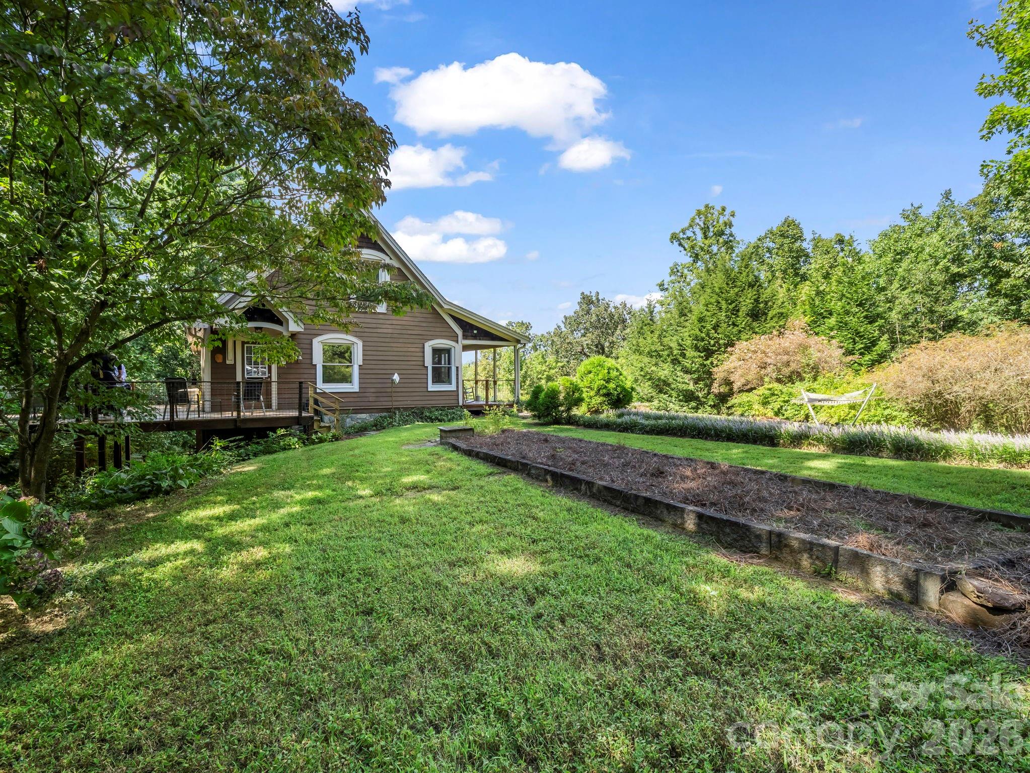 382 First Broad Drive Property Photo 5