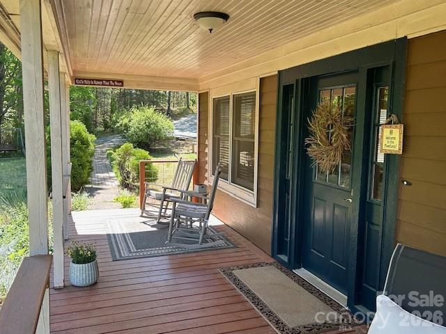 382 First Broad Drive Property Photo 8