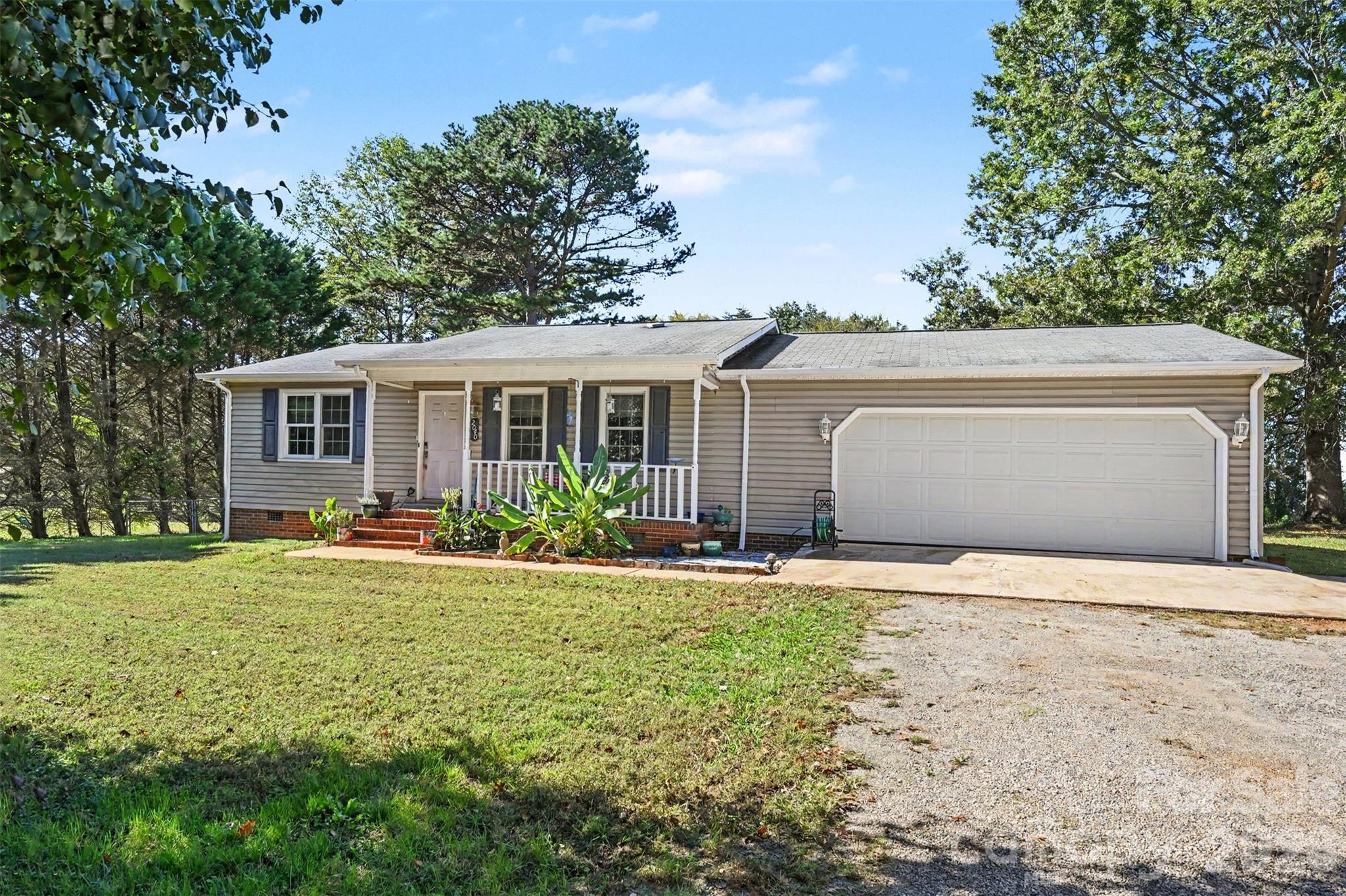 2040 Providence Church Road Property Photo 4