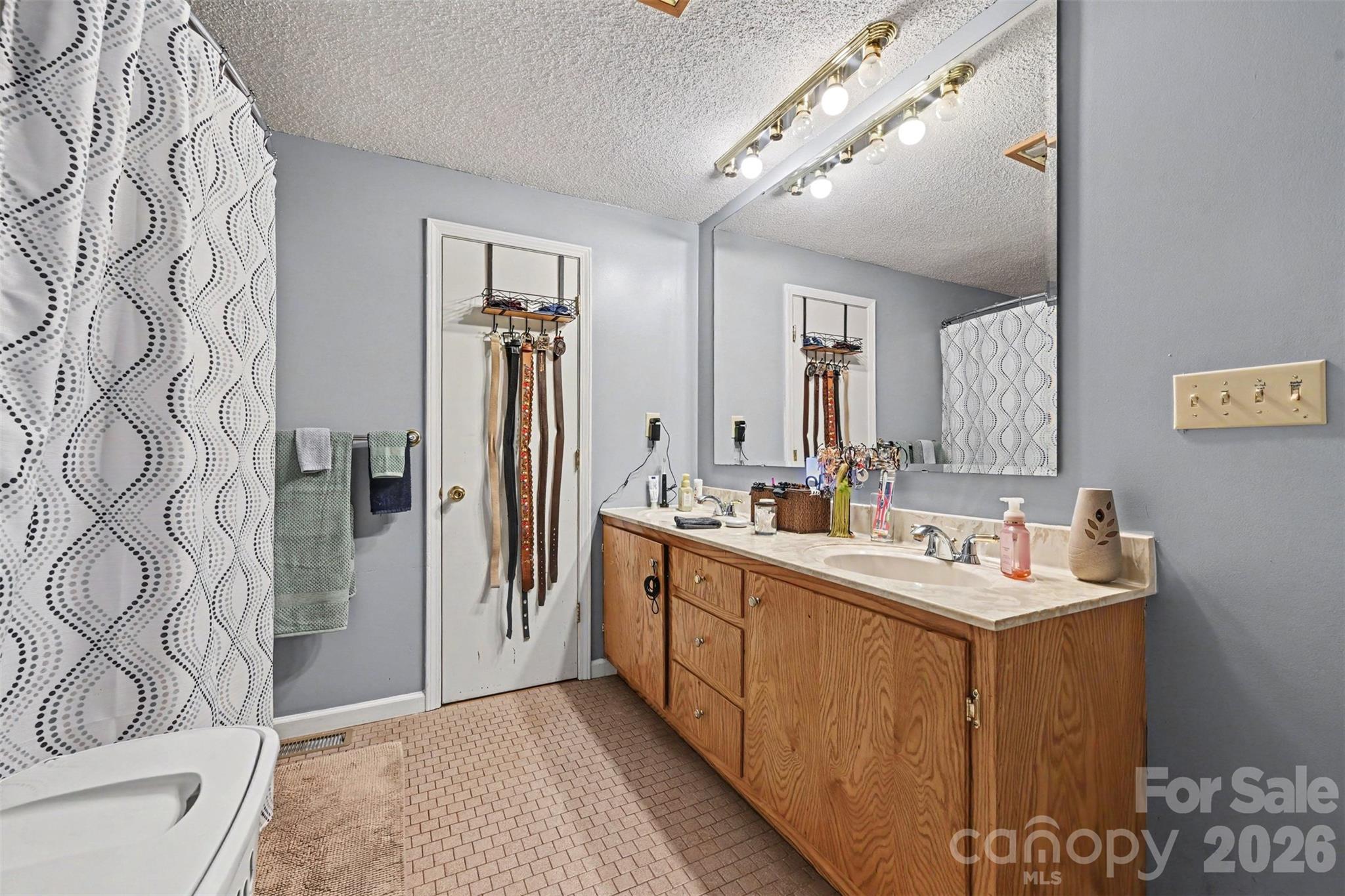 2040 Providence Church Road Property Photo 15