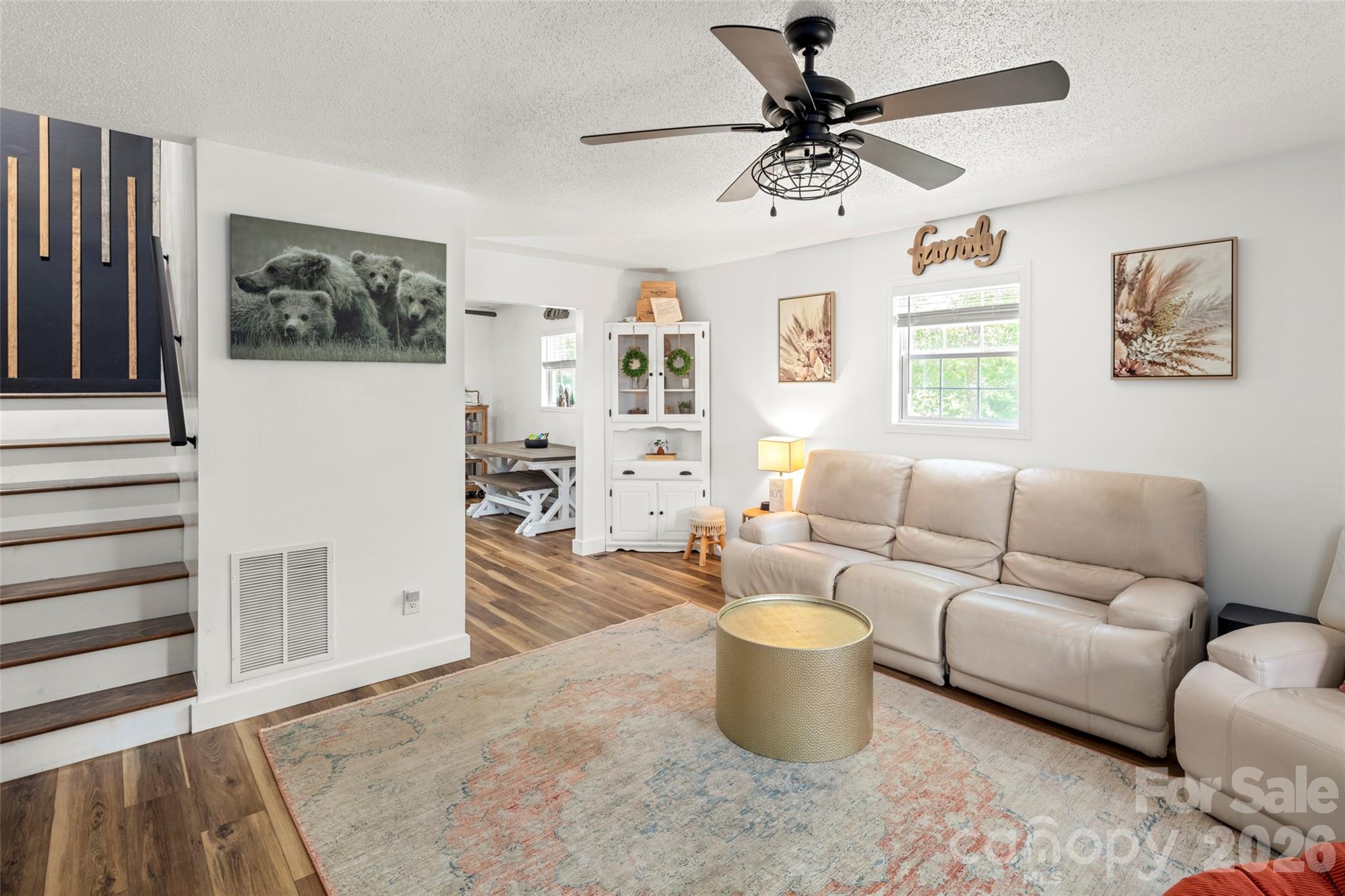354 Boulder View Drive Property Photo 8