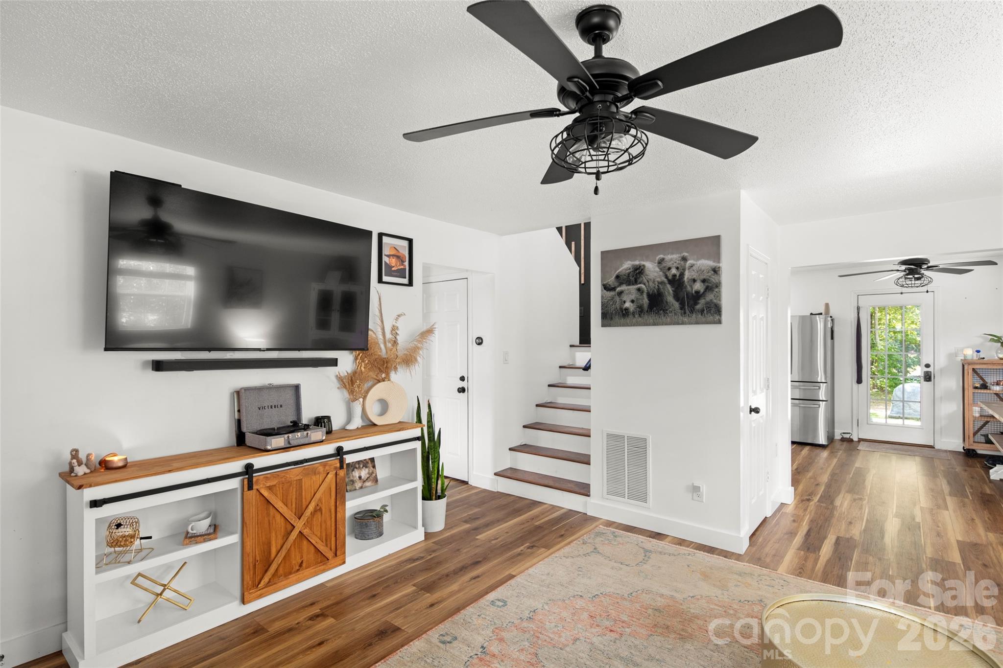 354 Boulder View Drive Property Photo 9