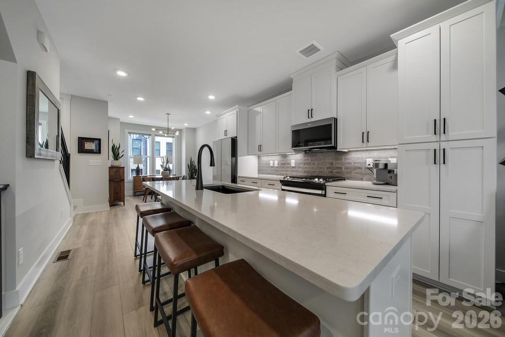 5007 Tiny Lane Property Photo 1