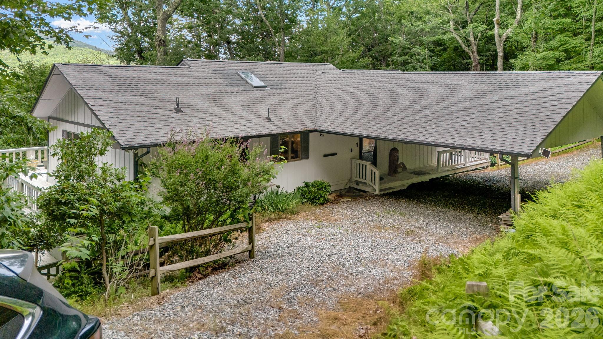 38 Bee Tree Lane Property Photo 3