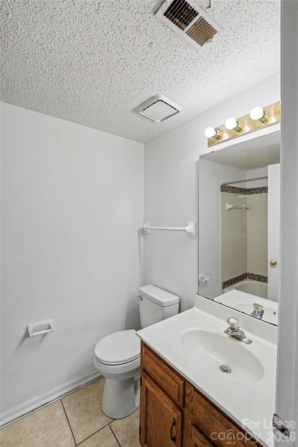 1624 Arlyn Circle J Property Photo 9