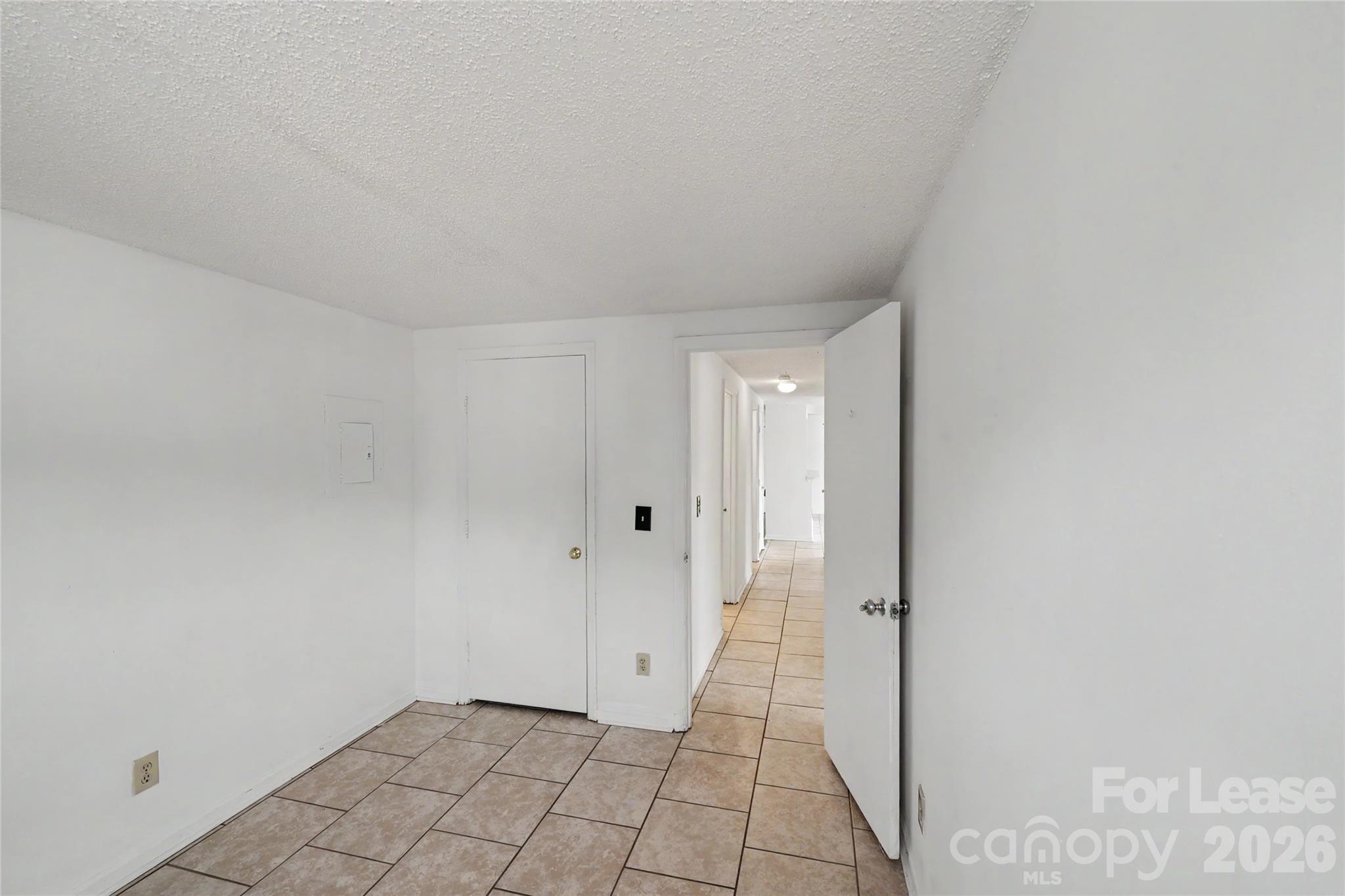 1624 Arlyn Circle J Property Photo 11
