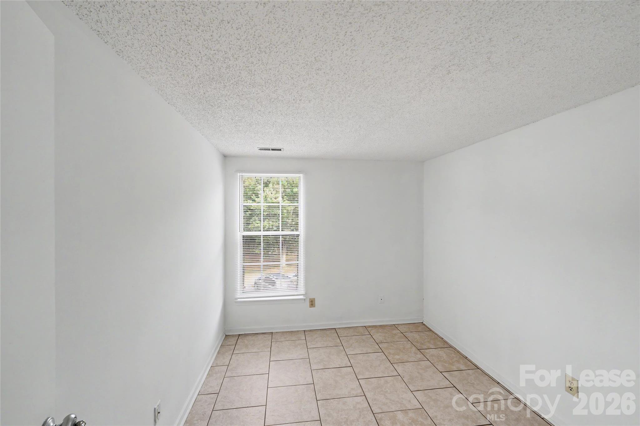 1624 Arlyn Circle J Property Photo 13