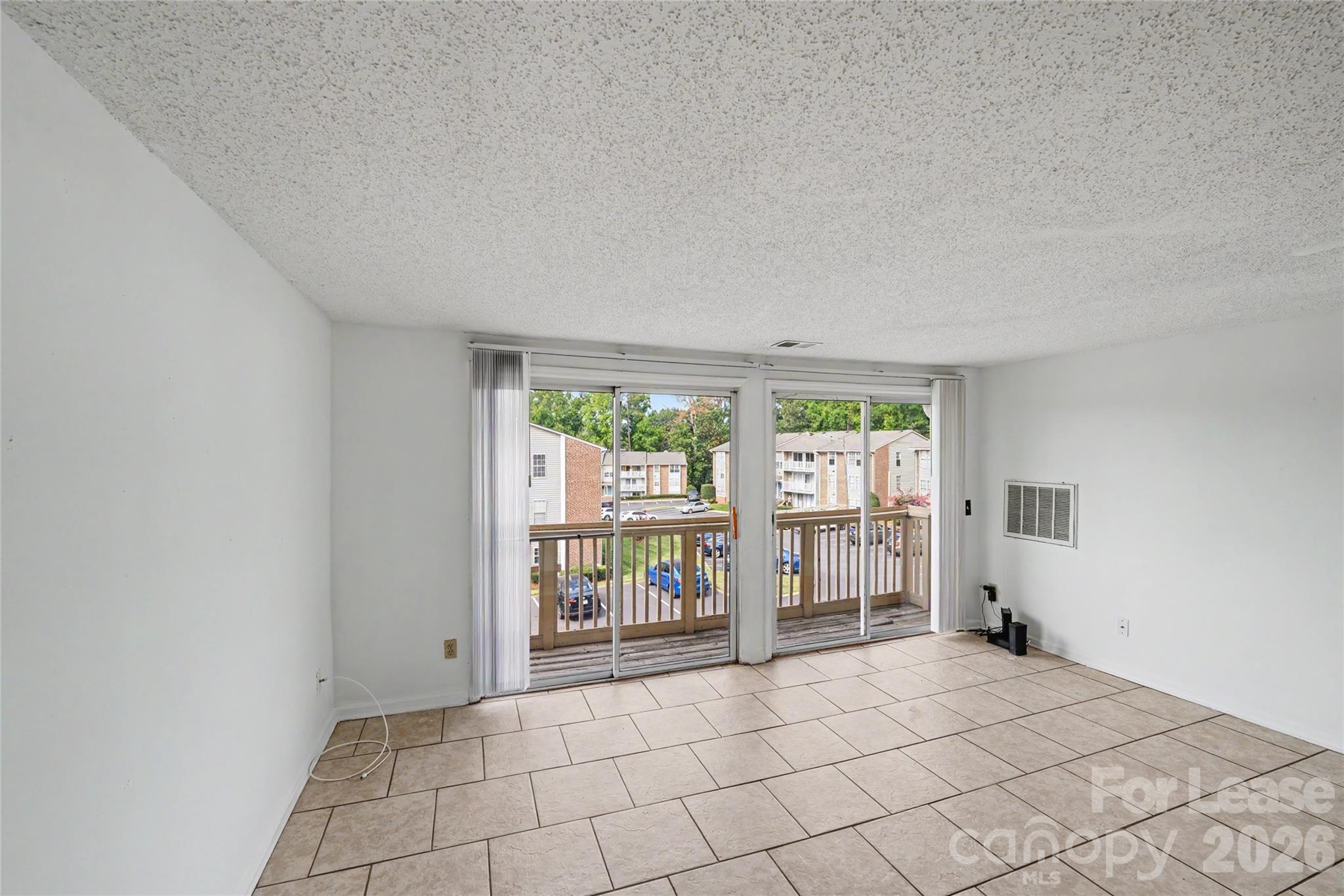 1624 Arlyn Circle J Property Photo 14