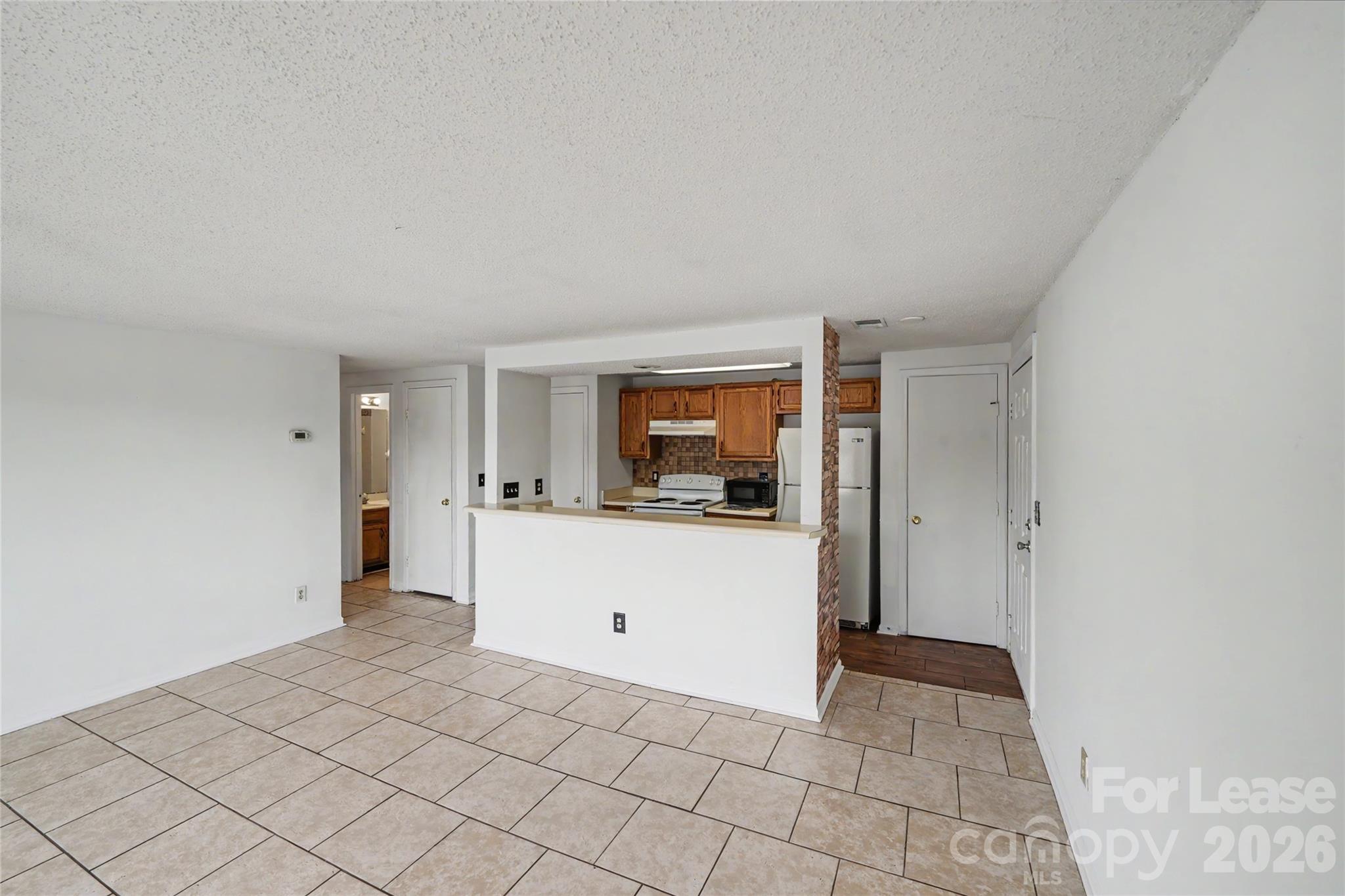 1624 Arlyn Circle J Property Photo 16