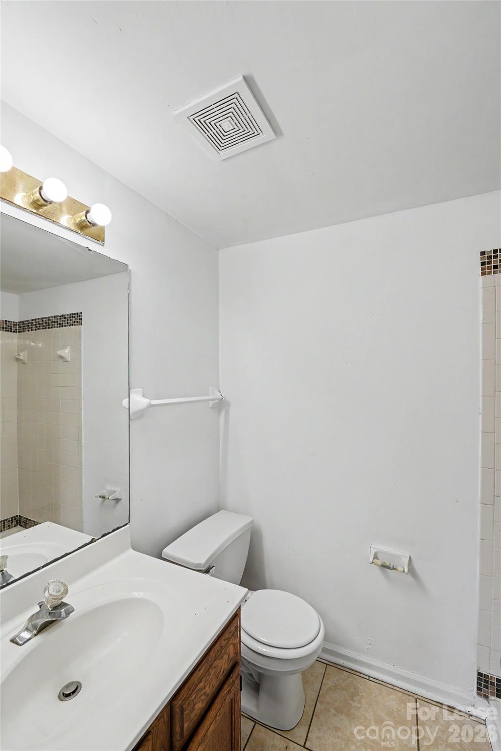 1624 Arlyn Circle J Property Photo 19